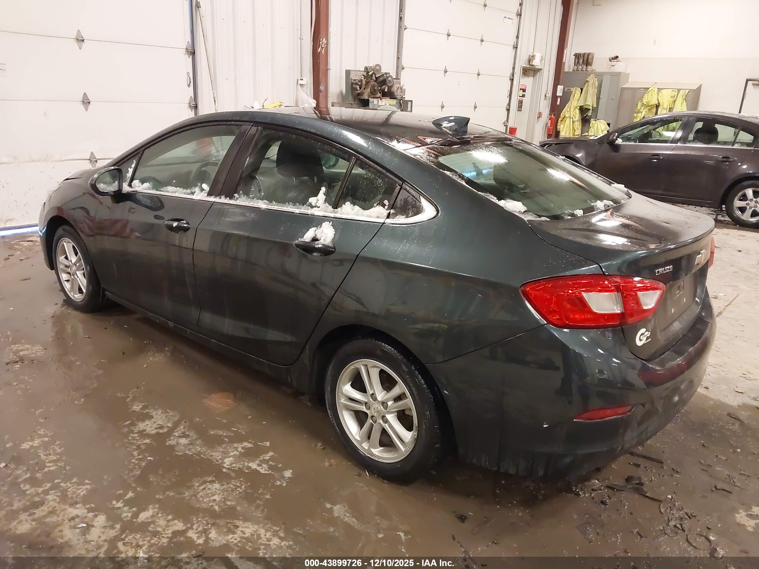 CHEVROLET CRUZE image 3