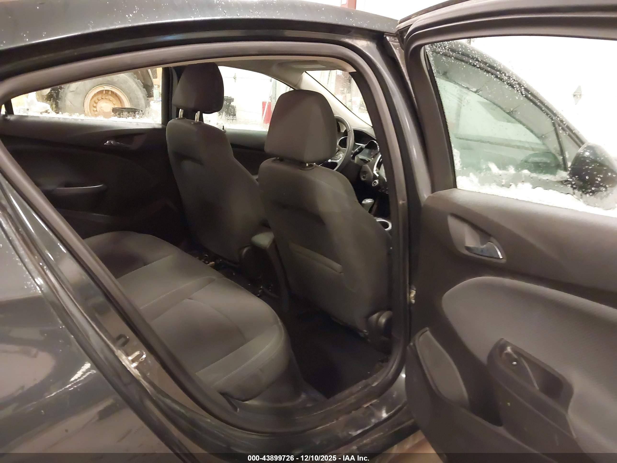 CHEVROLET CRUZE image 8