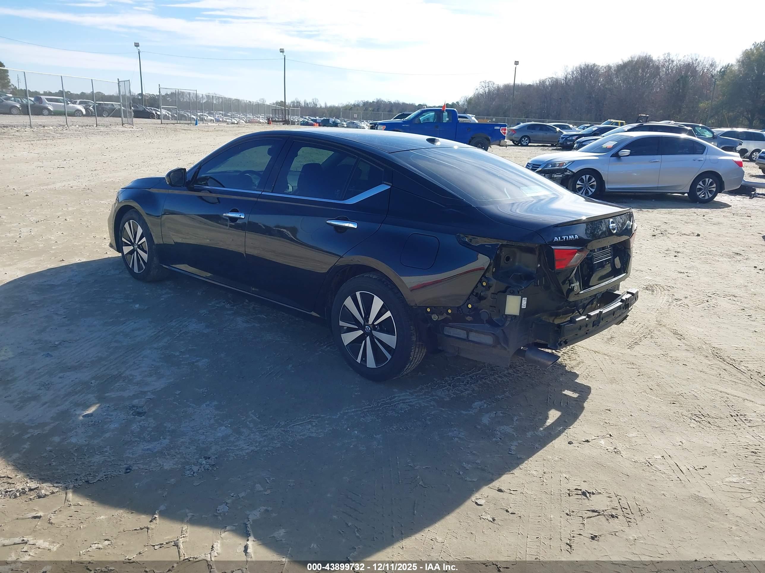 NISSAN ALTIMA image 3