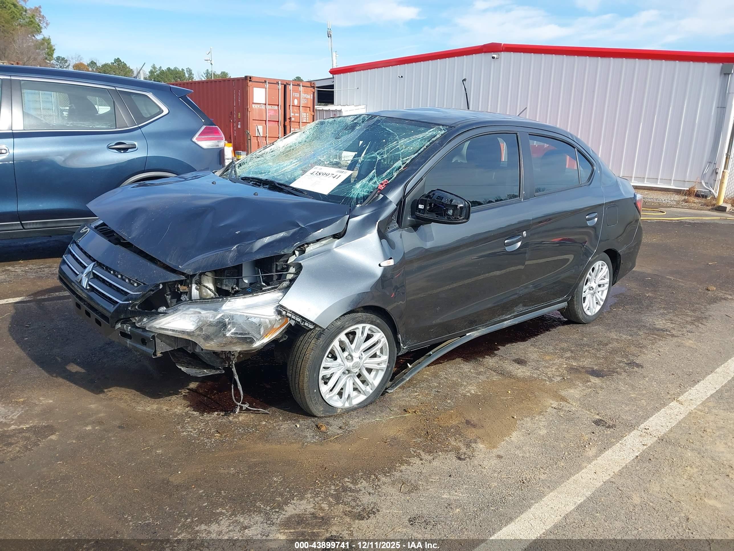 MITSUBISHI MIRAGE image 2