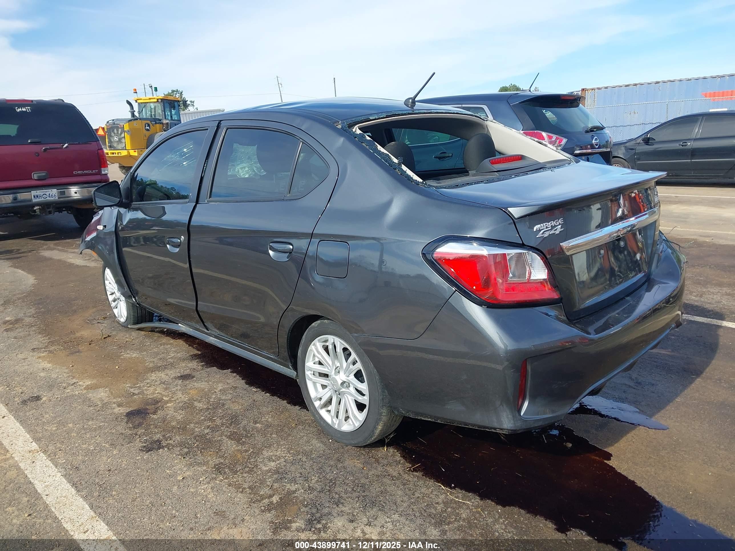 MITSUBISHI MIRAGE image 3