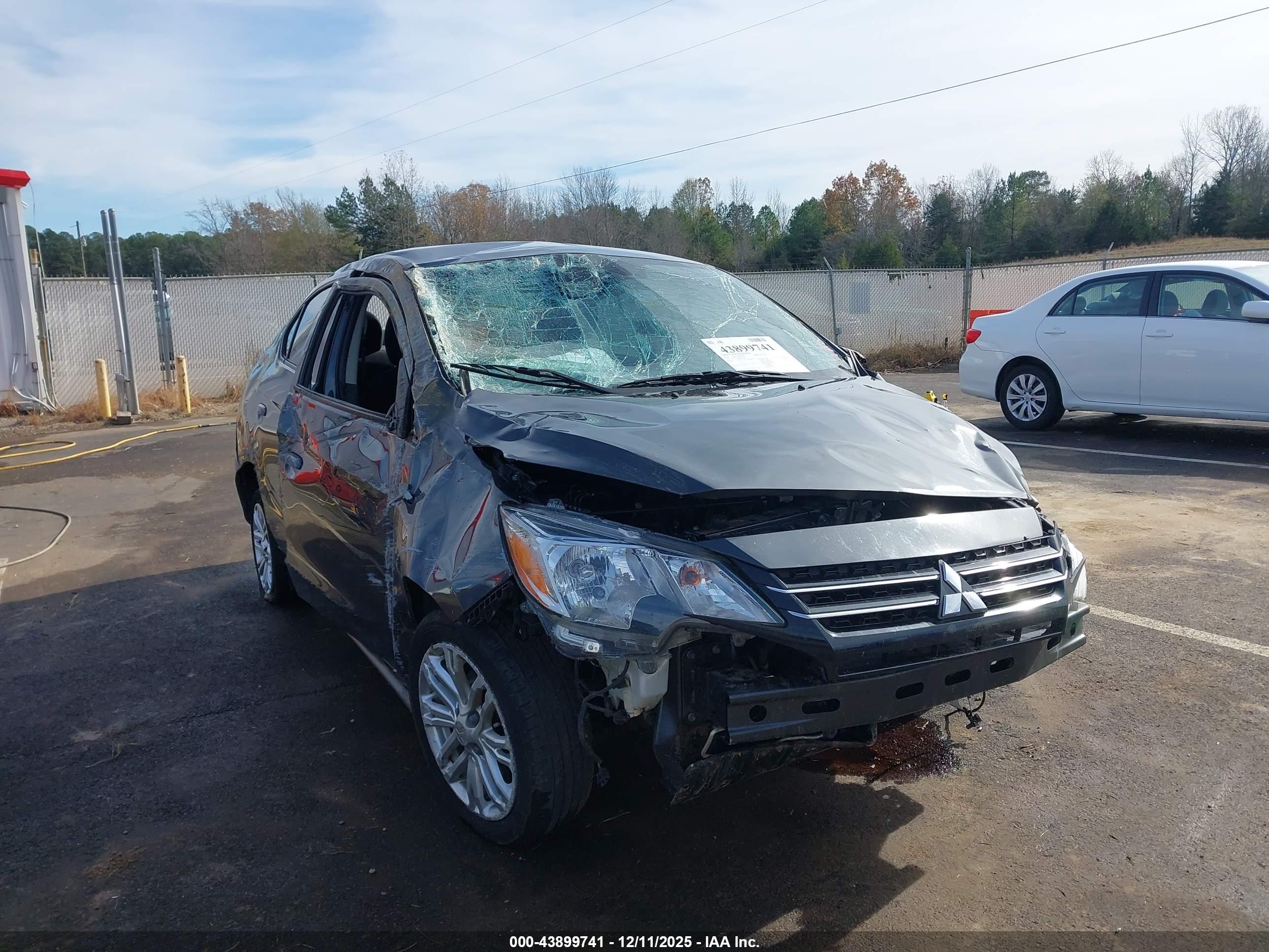 MITSUBISHI MIRAGE image 6