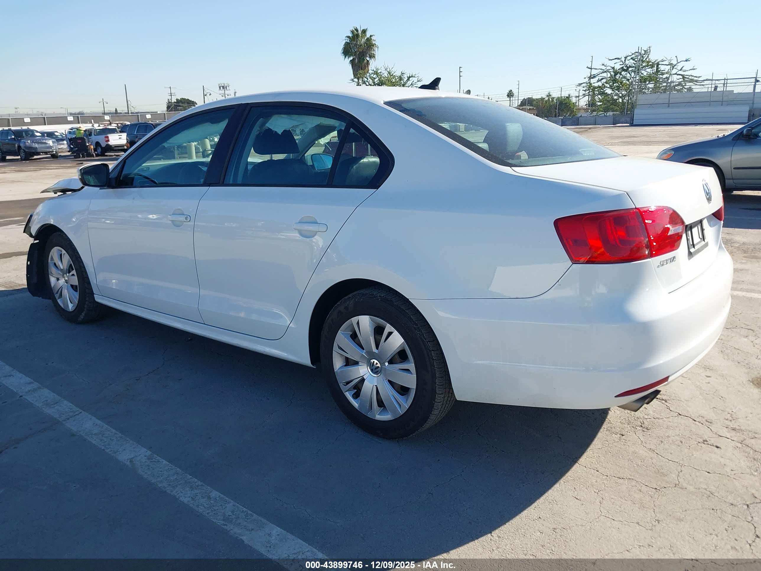 VOLKSWAGEN JETTA image 3