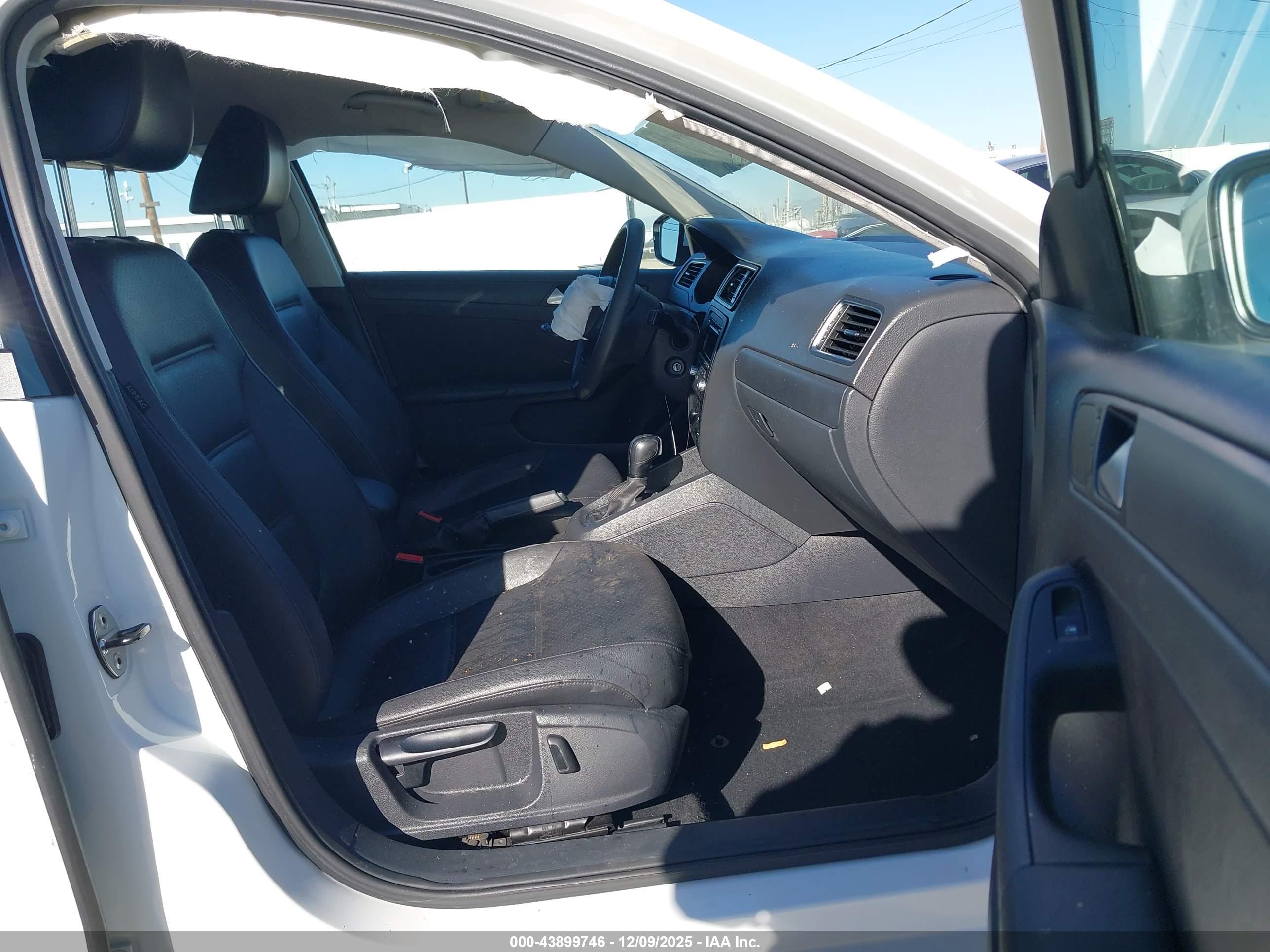VOLKSWAGEN JETTA image 5