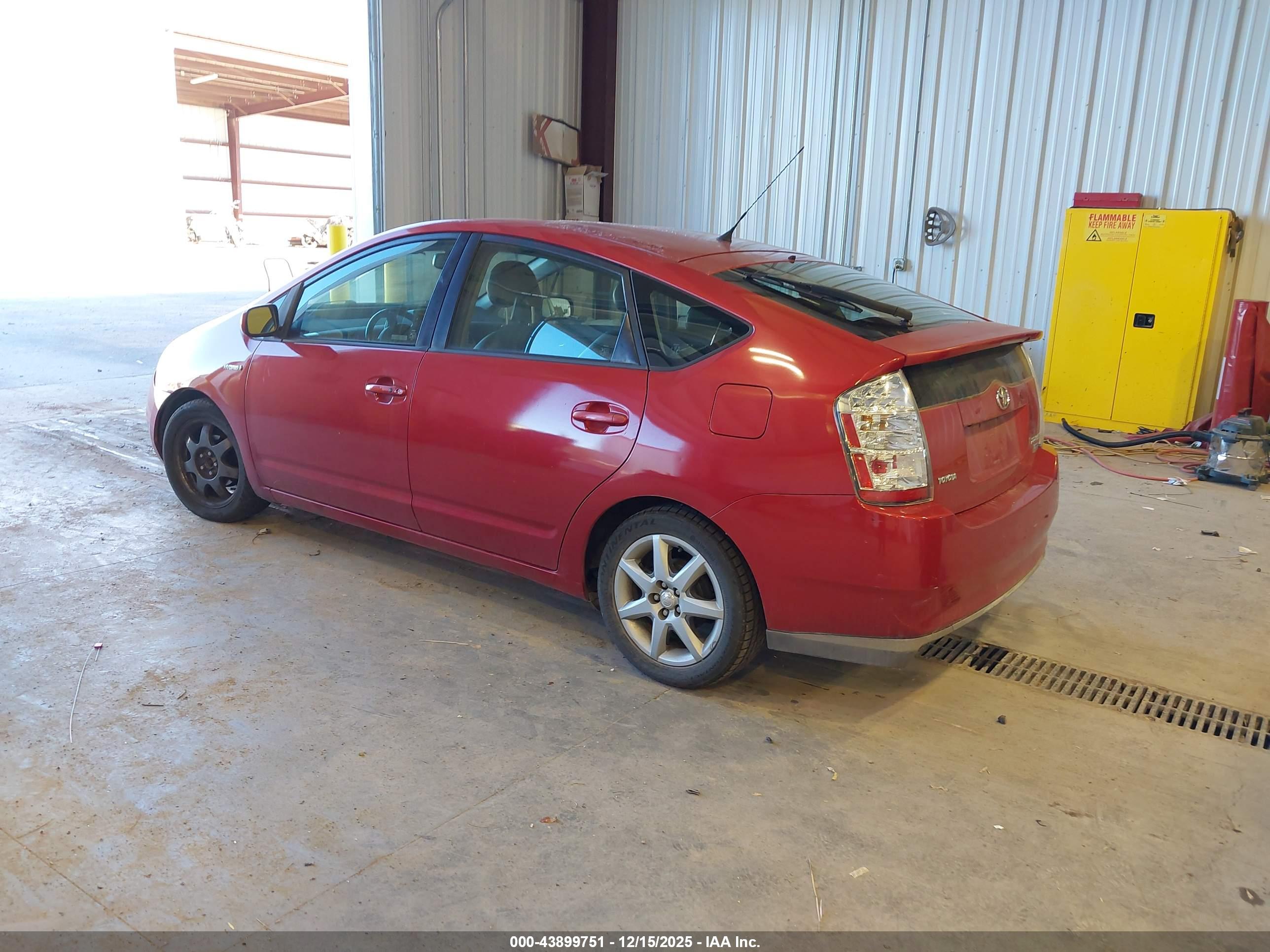 TOYOTA PRIUS image 3