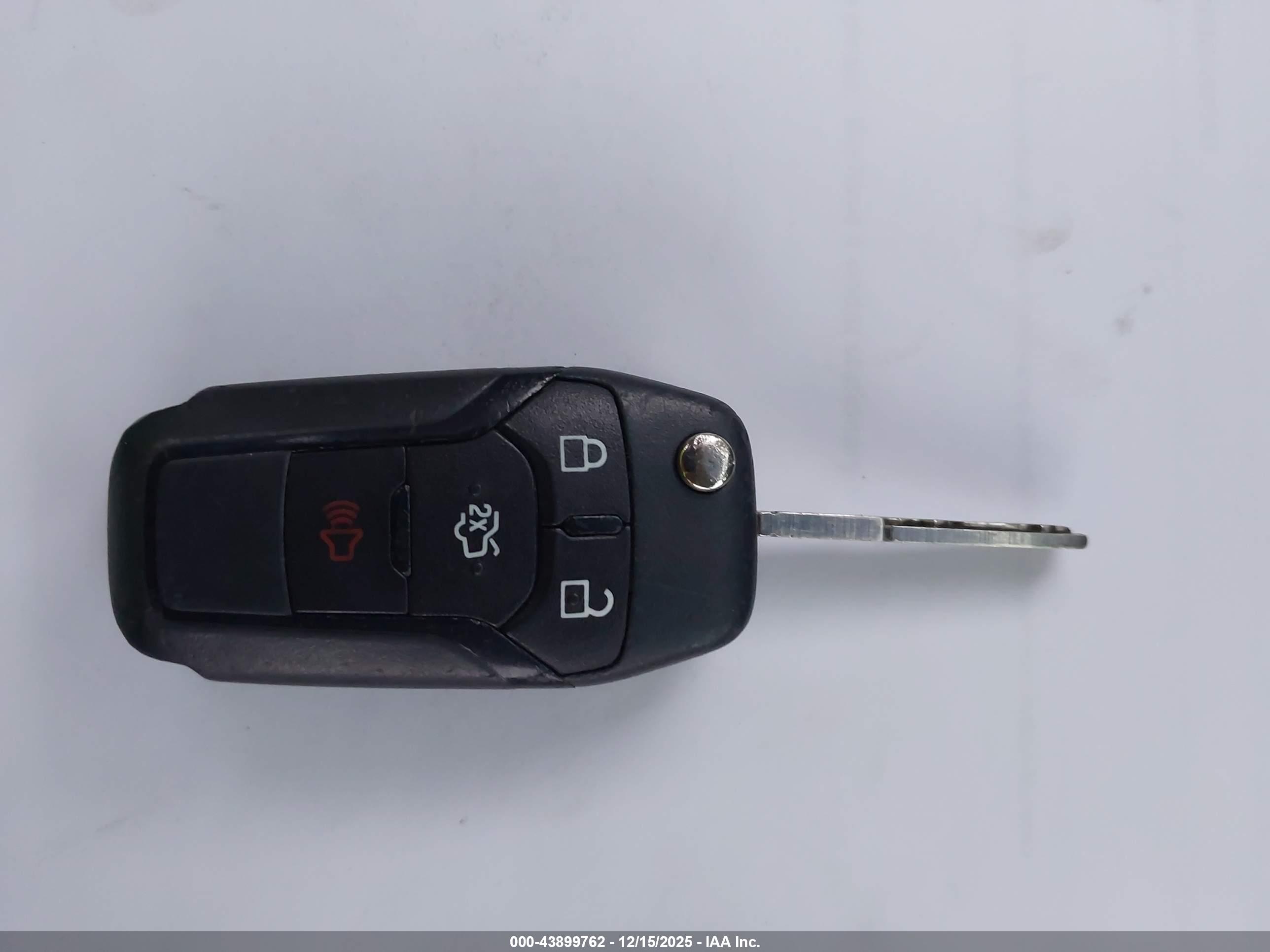 FORD FUSION image 11
