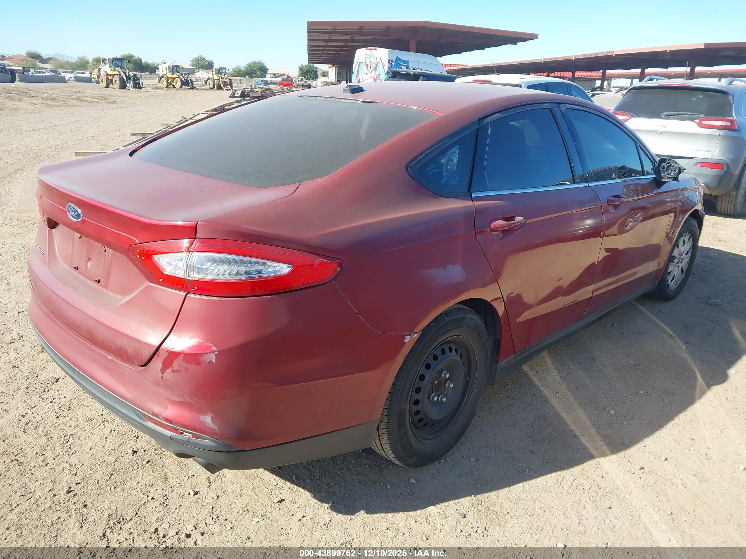 FORD FUSION image 4