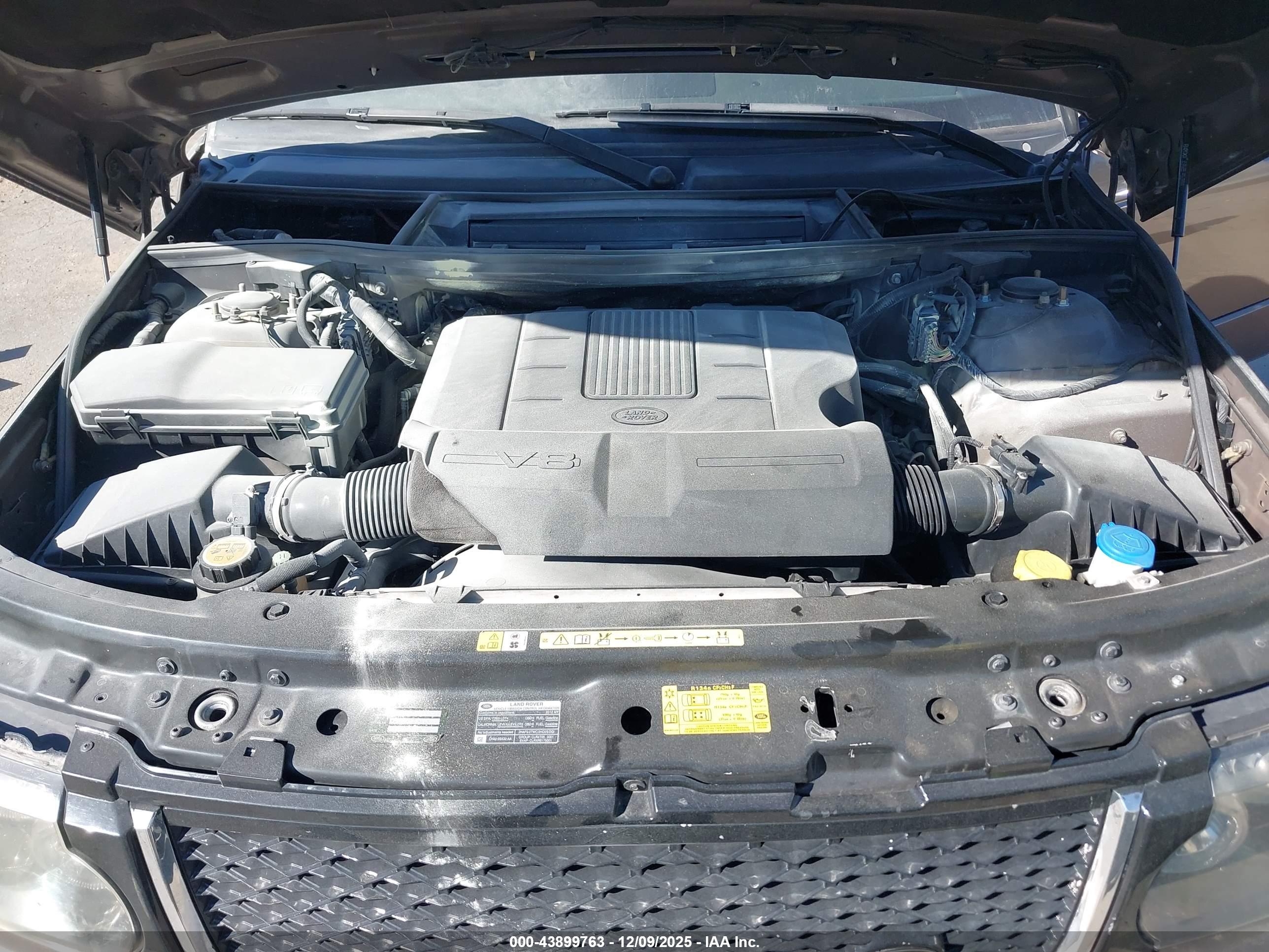 LAND ROVER image 10