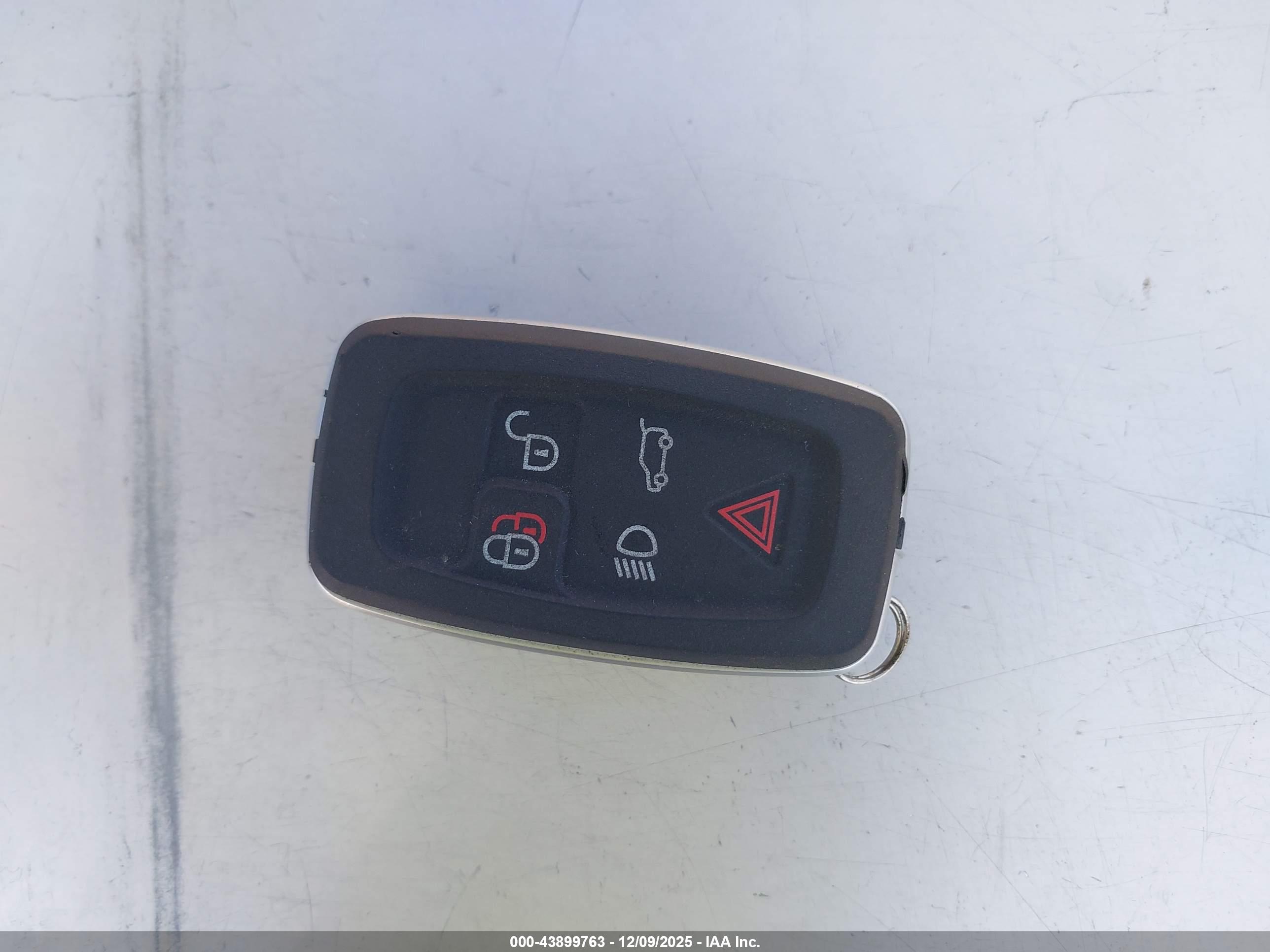 LAND ROVER image 11
