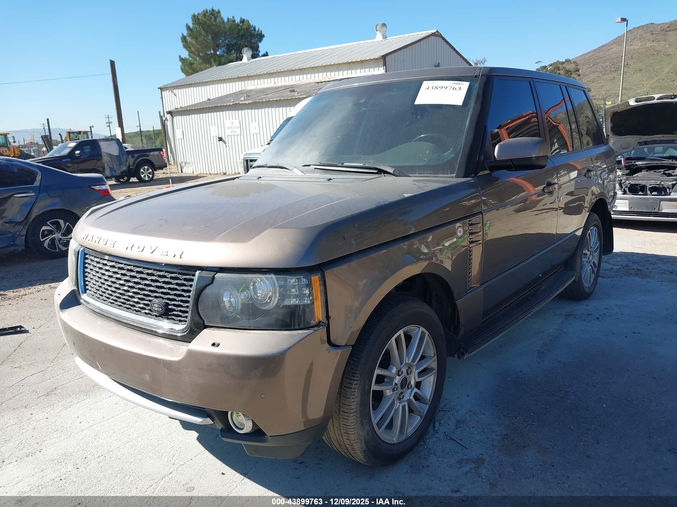 LAND ROVER image 2