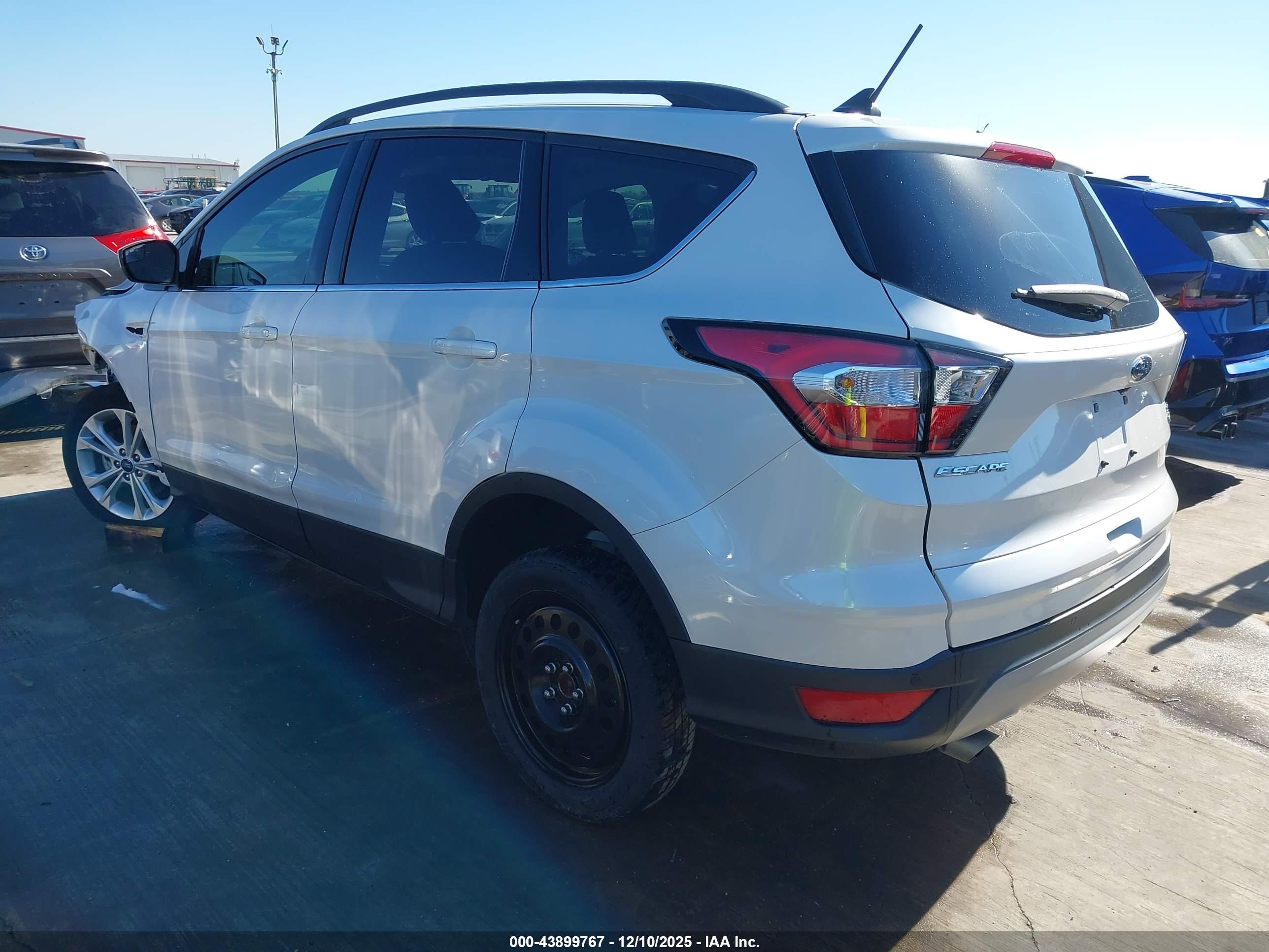 FORD ESCAPE image 3