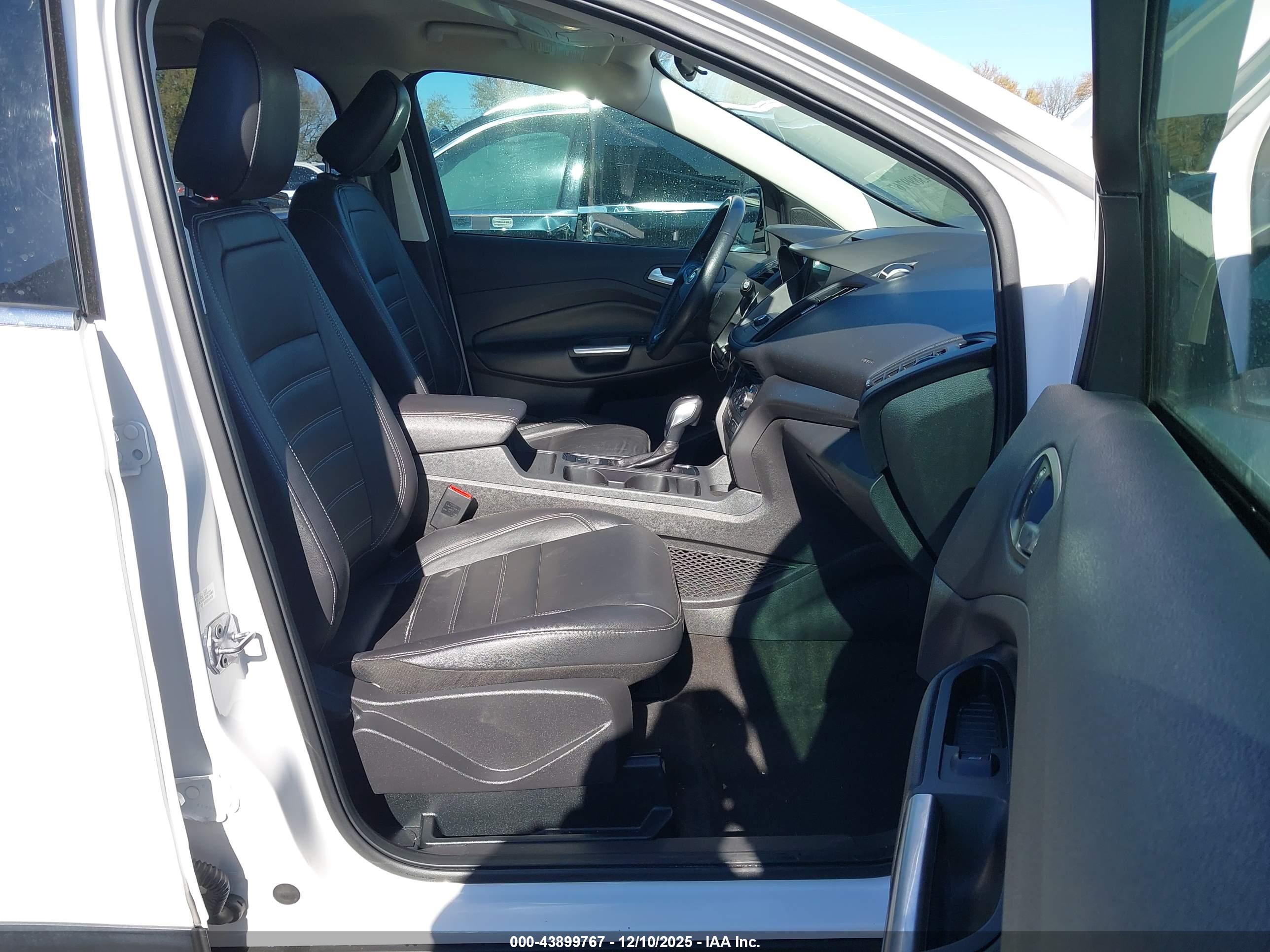FORD ESCAPE image 5