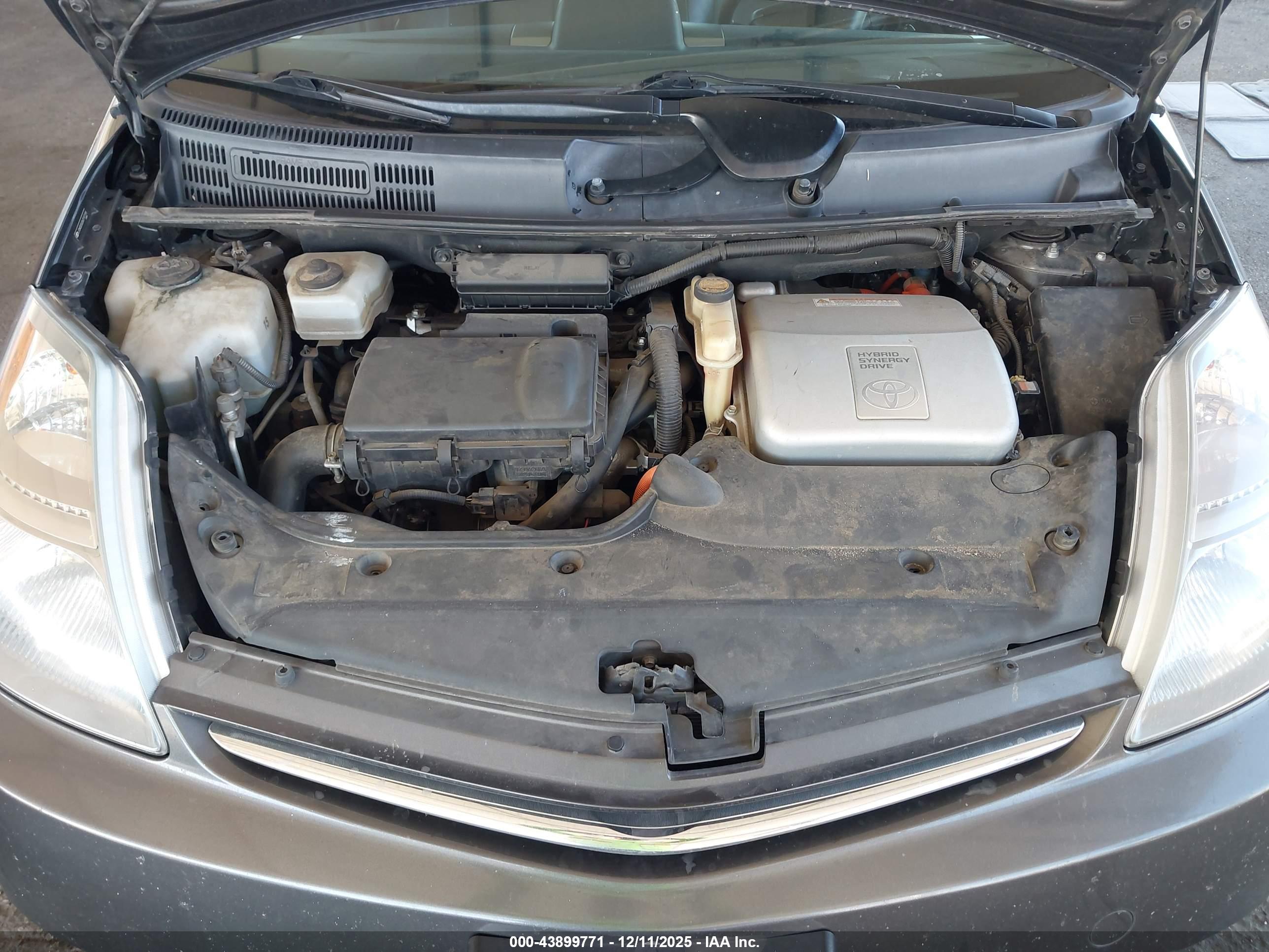 TOYOTA PRIUS image 10