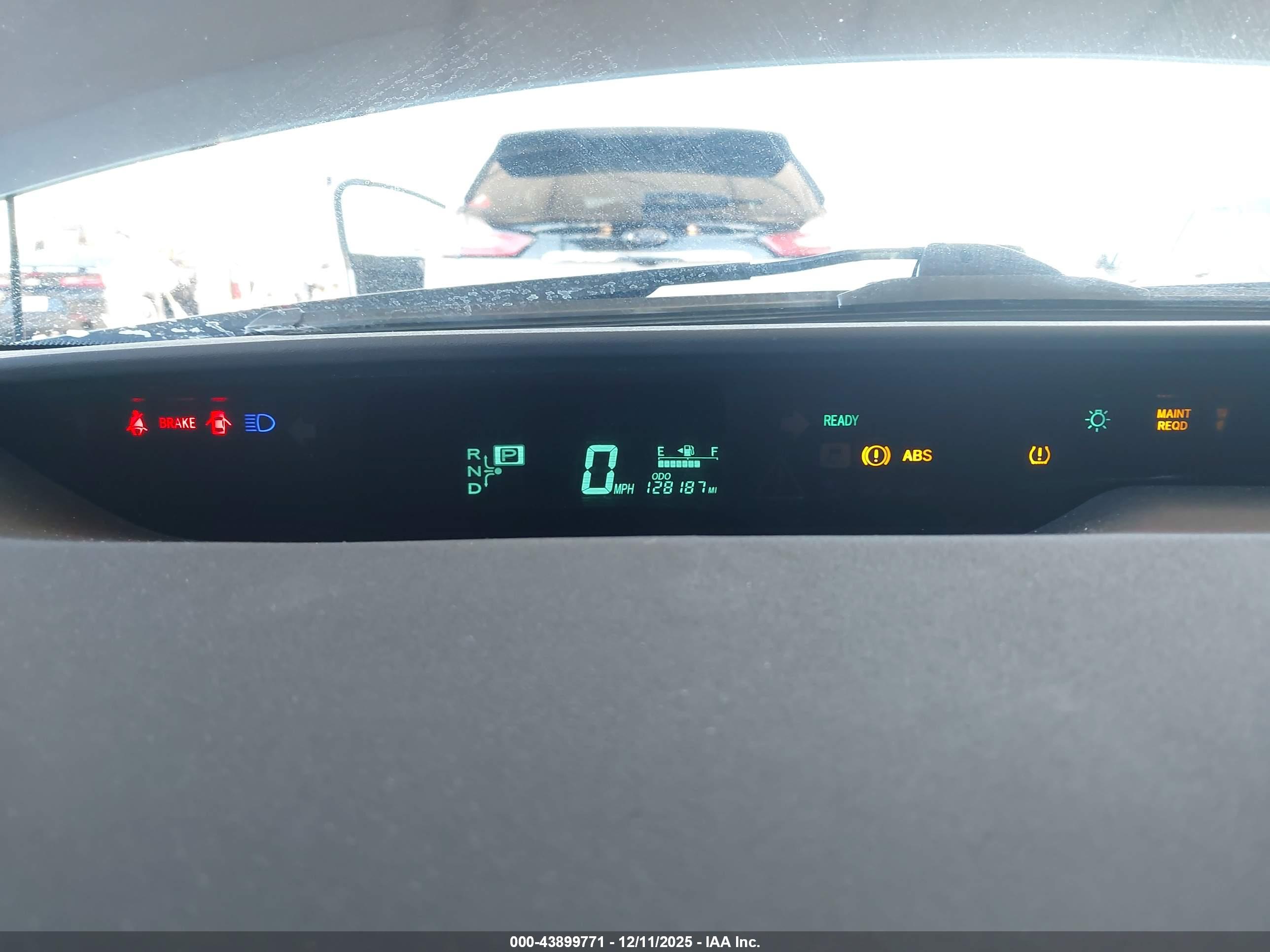 TOYOTA PRIUS image 7