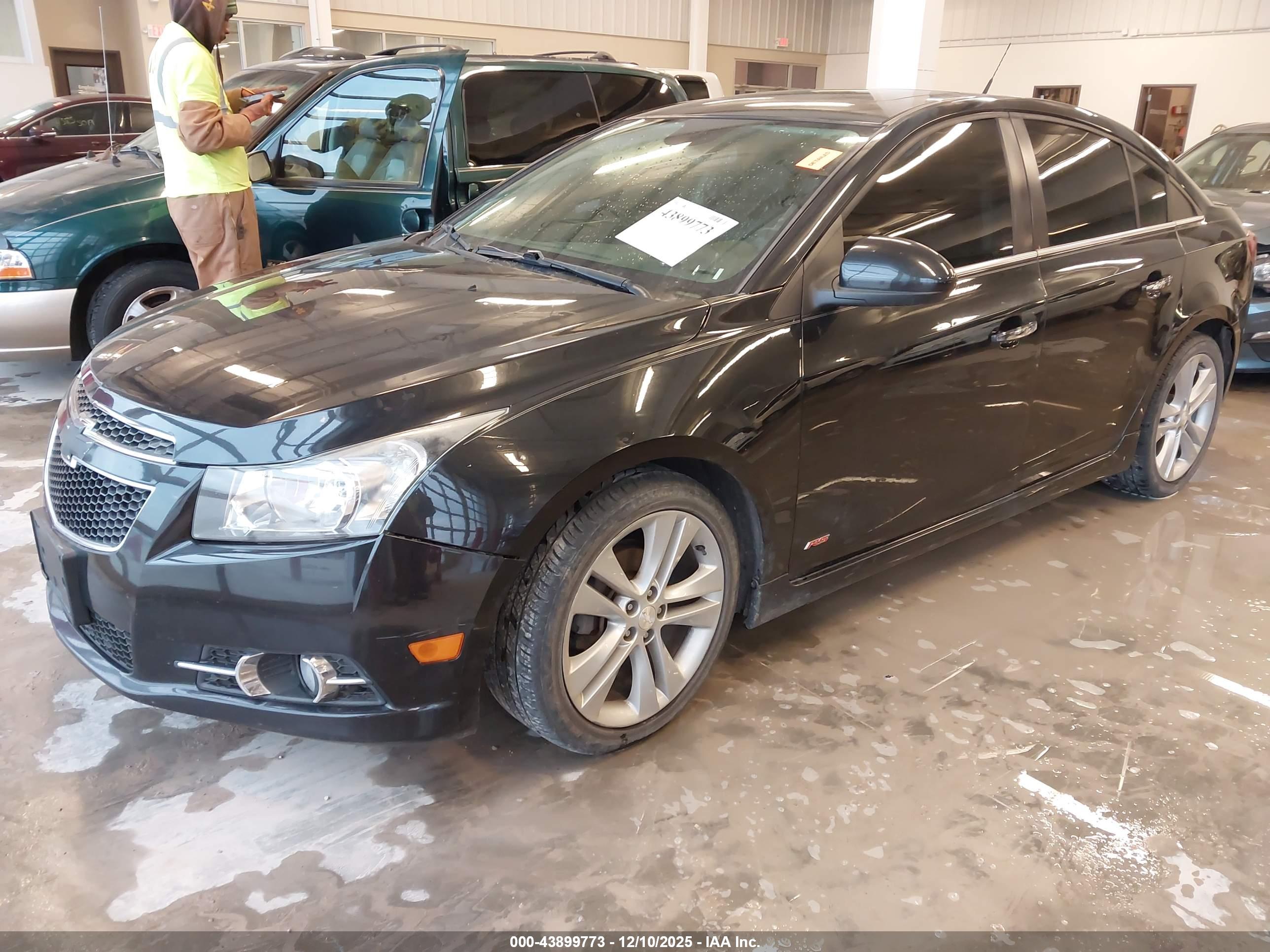 CHEVROLET CRUZE image 2