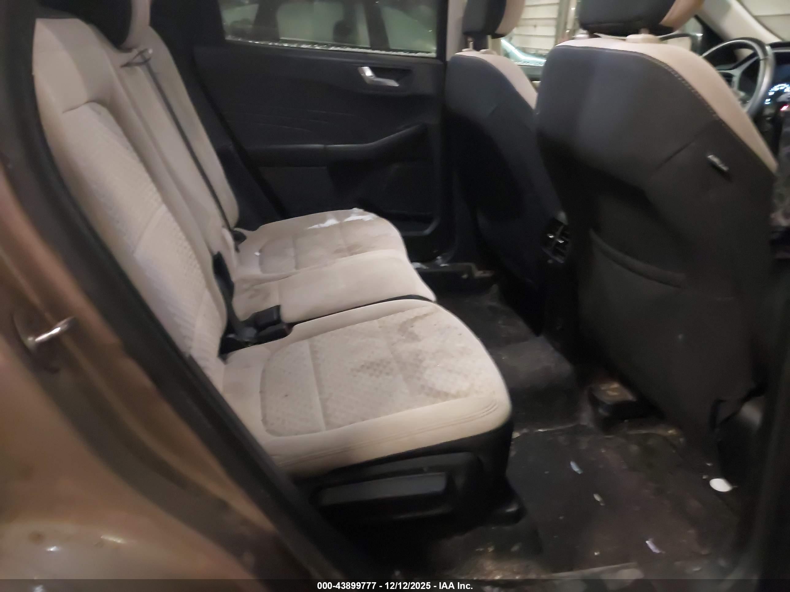 FORD ESCAPE image 8