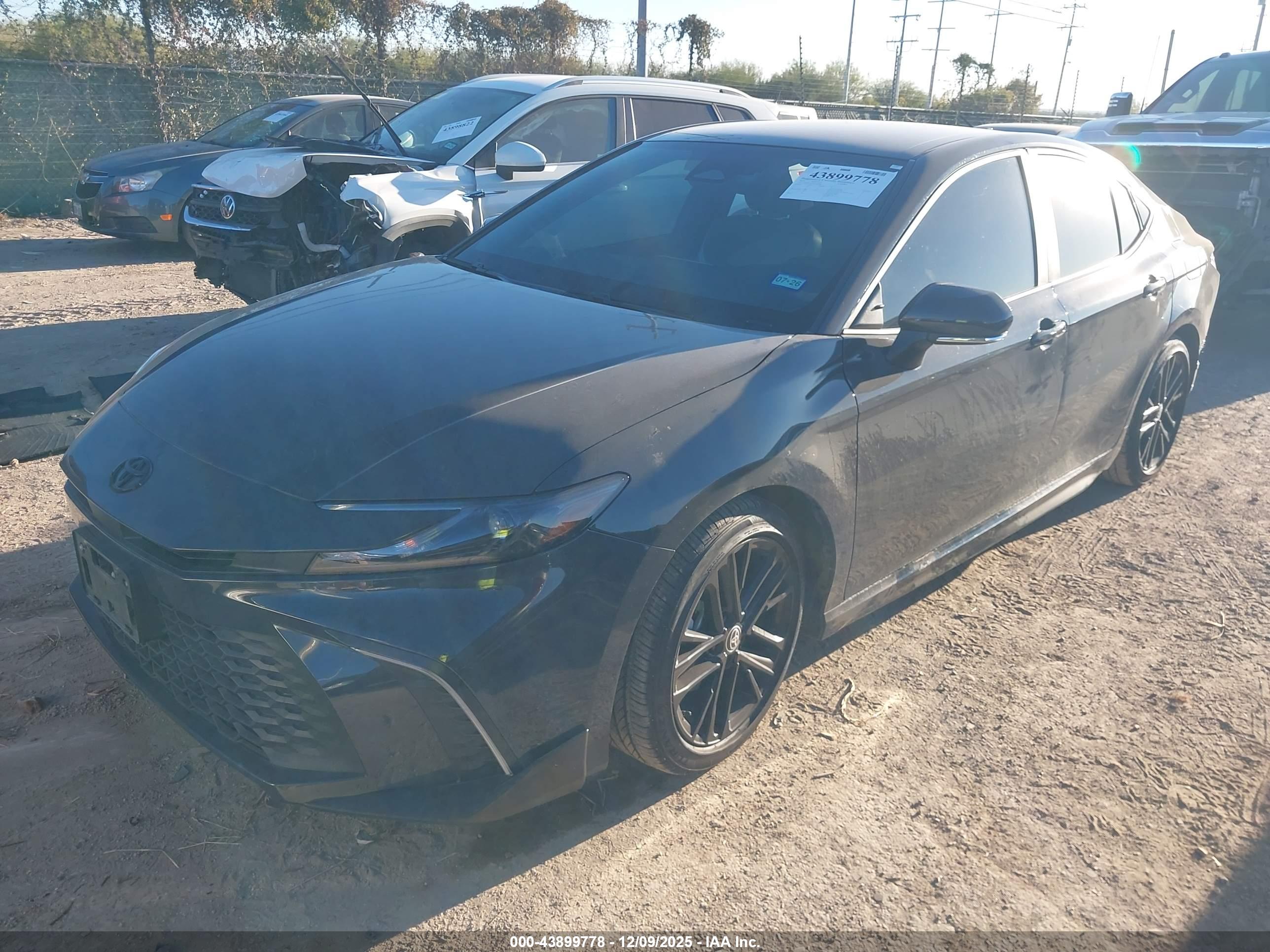 TOYOTA CAMRY image 2