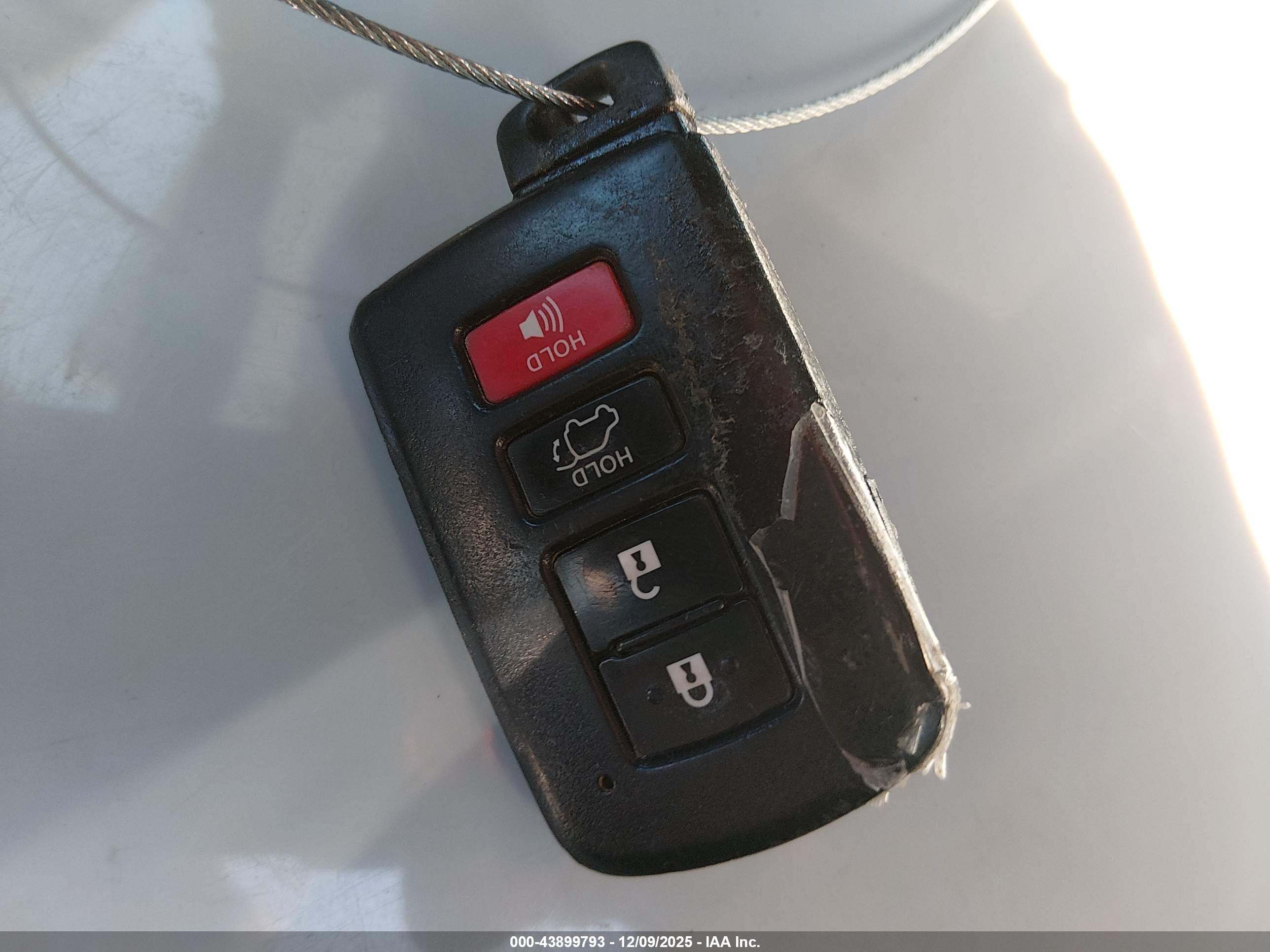 TOYOTA RAV4 image 11