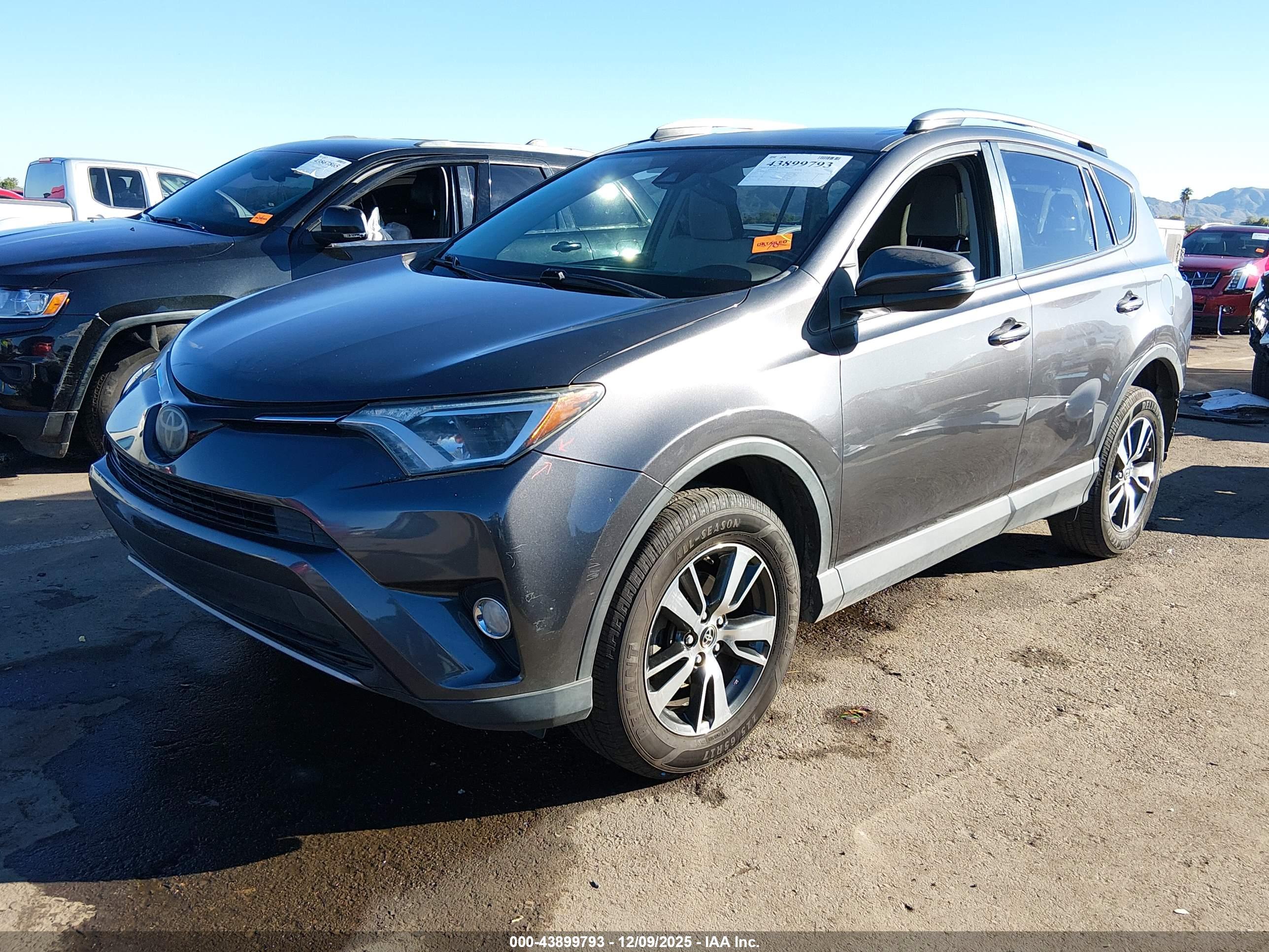 TOYOTA RAV4 image 2