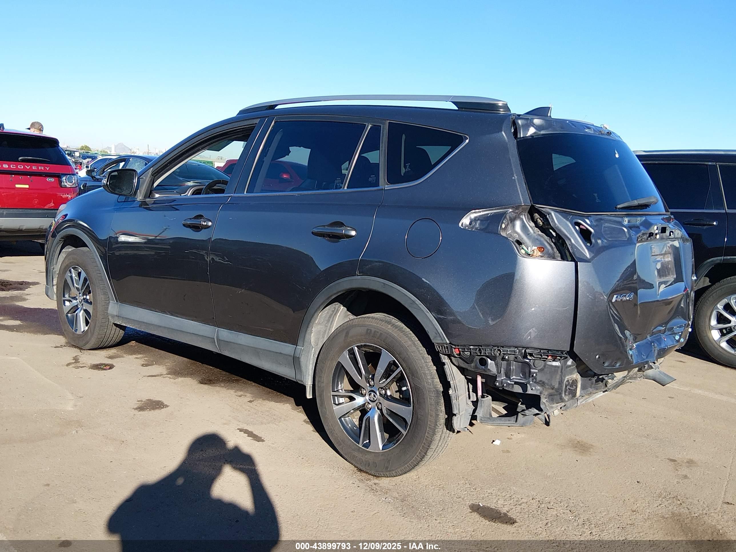 TOYOTA RAV4 image 3