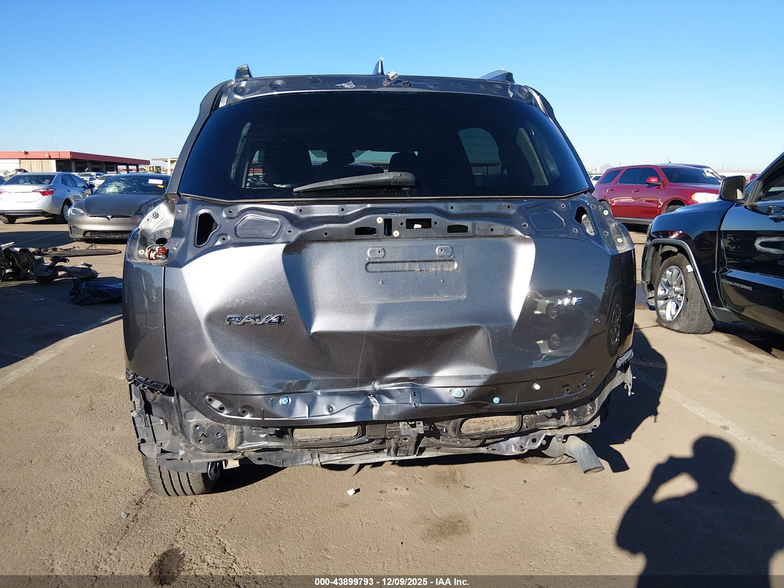 TOYOTA RAV4 image 6