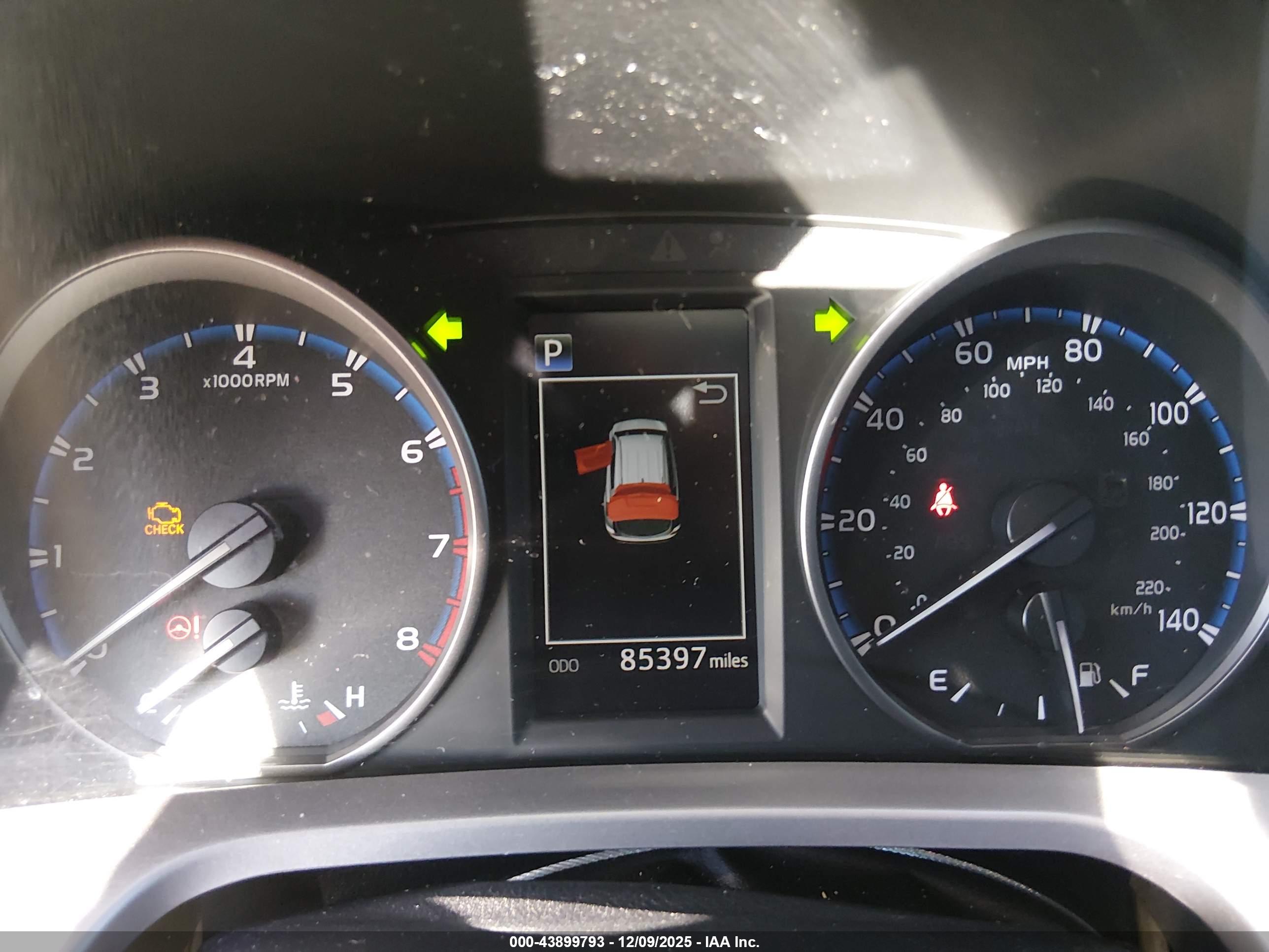 TOYOTA RAV4 image 7