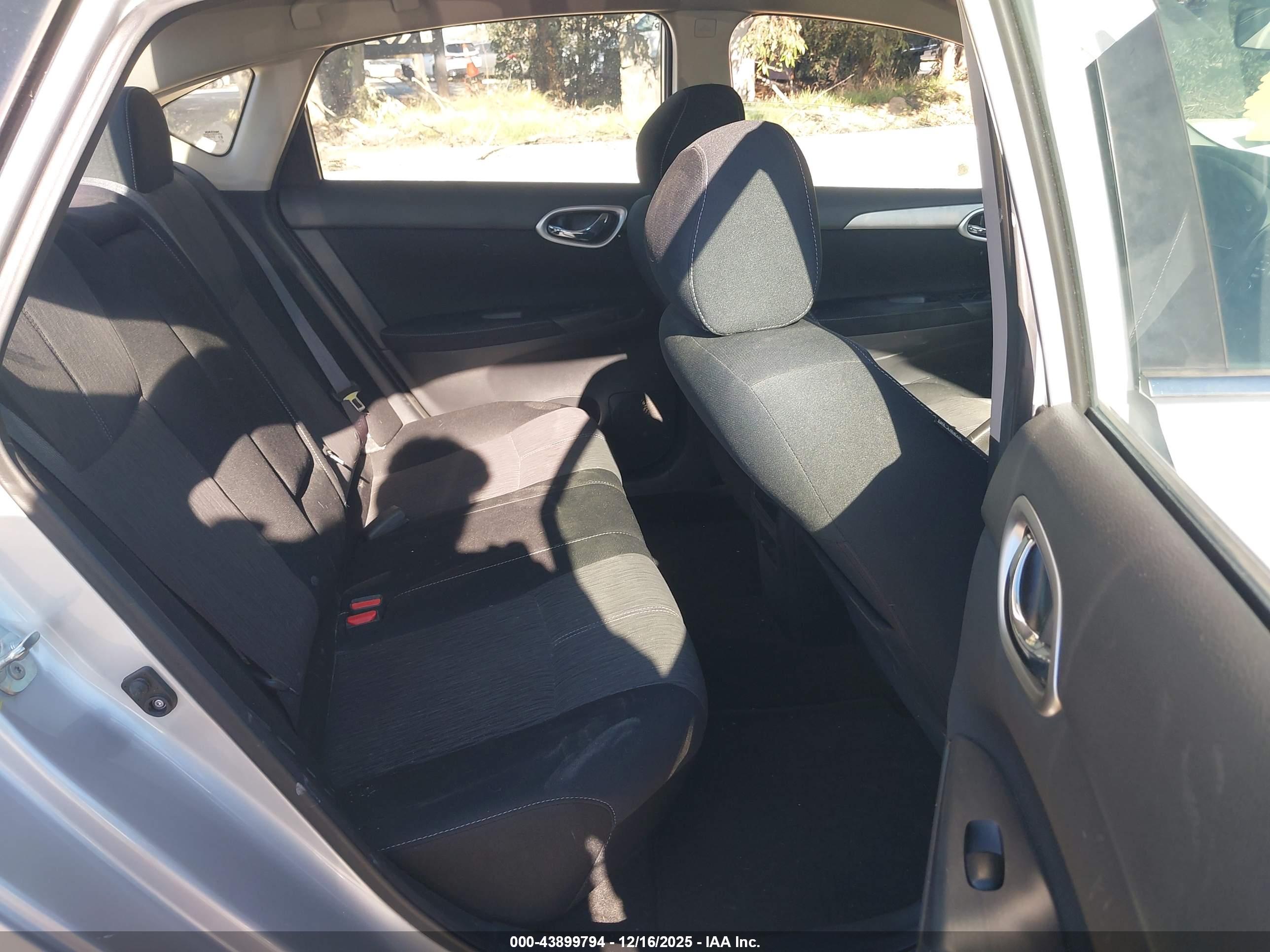 NISSAN SENTRA image 8
