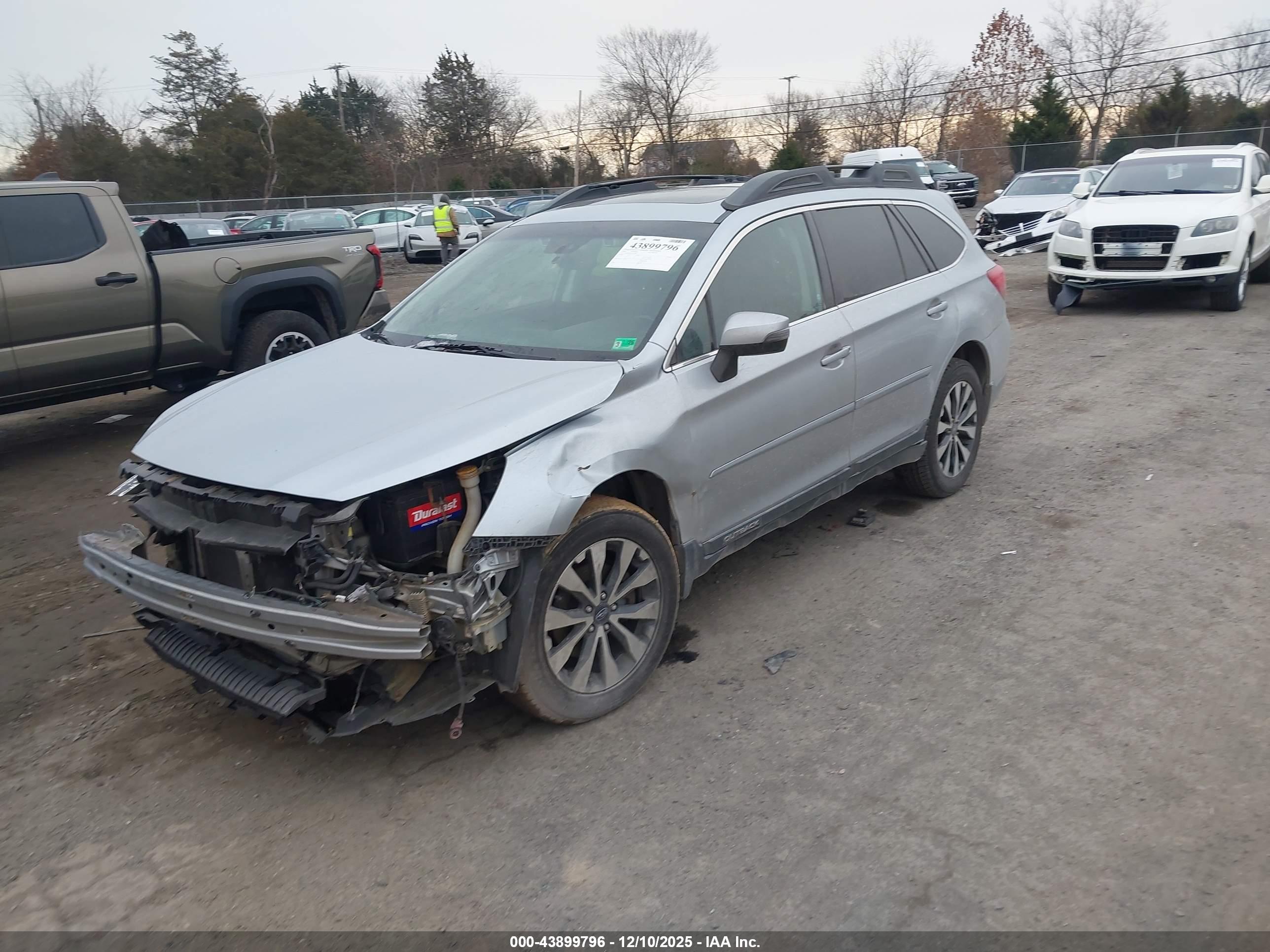SUBARU OUTBACK image 2