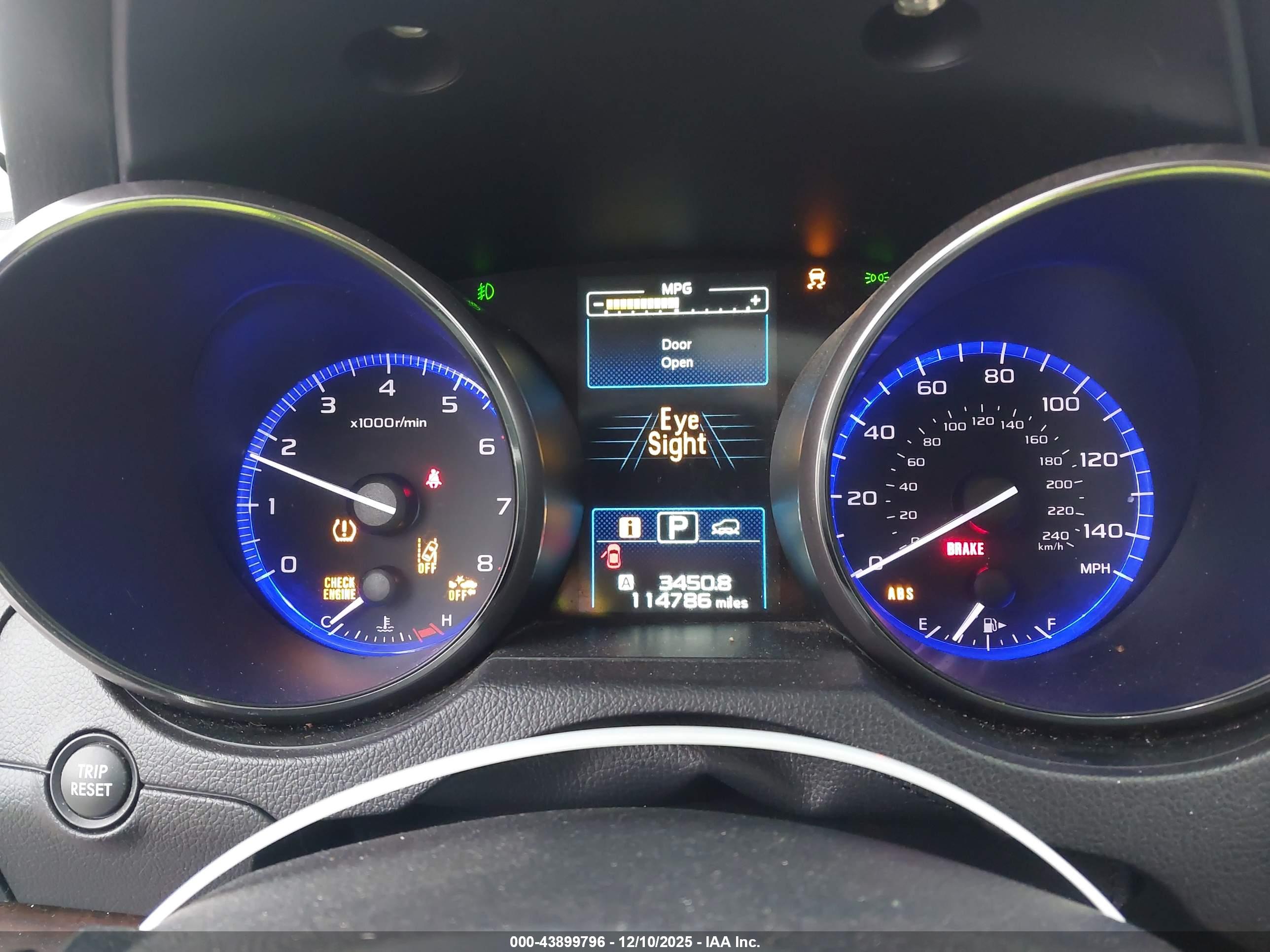 SUBARU OUTBACK image 7