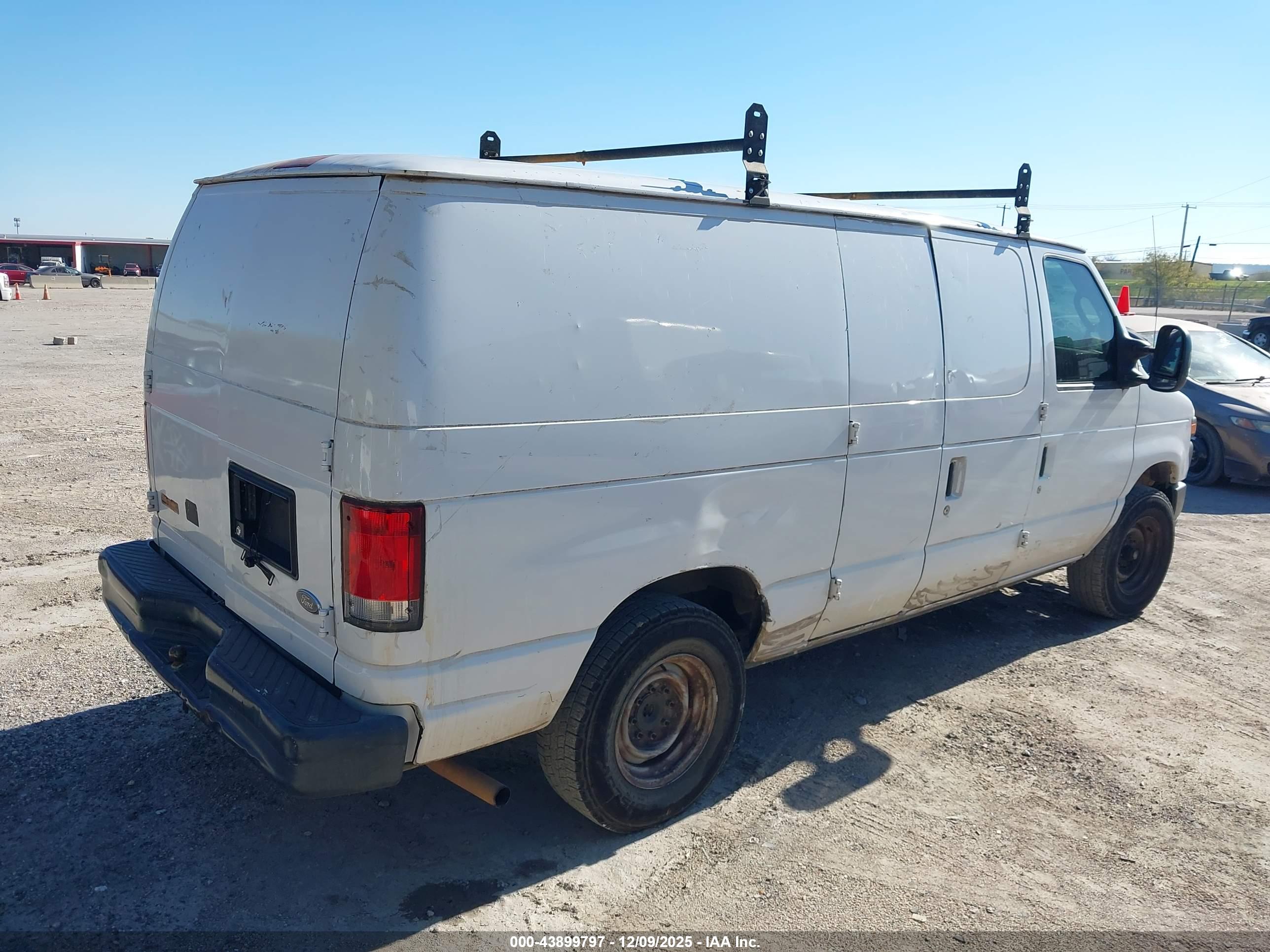 FORD E-150 image 4