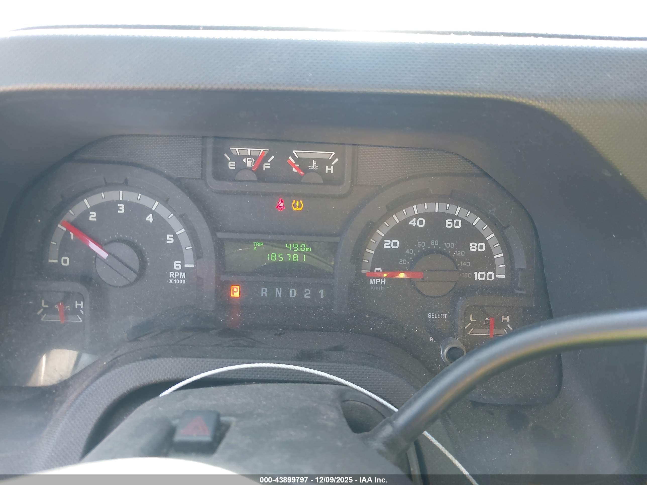 FORD E-150 image 7
