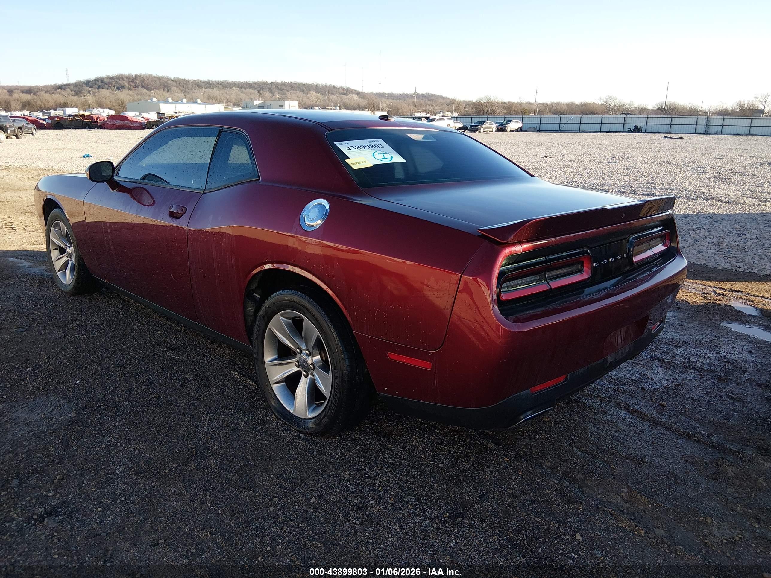 DODGE CHALLENGER image 3