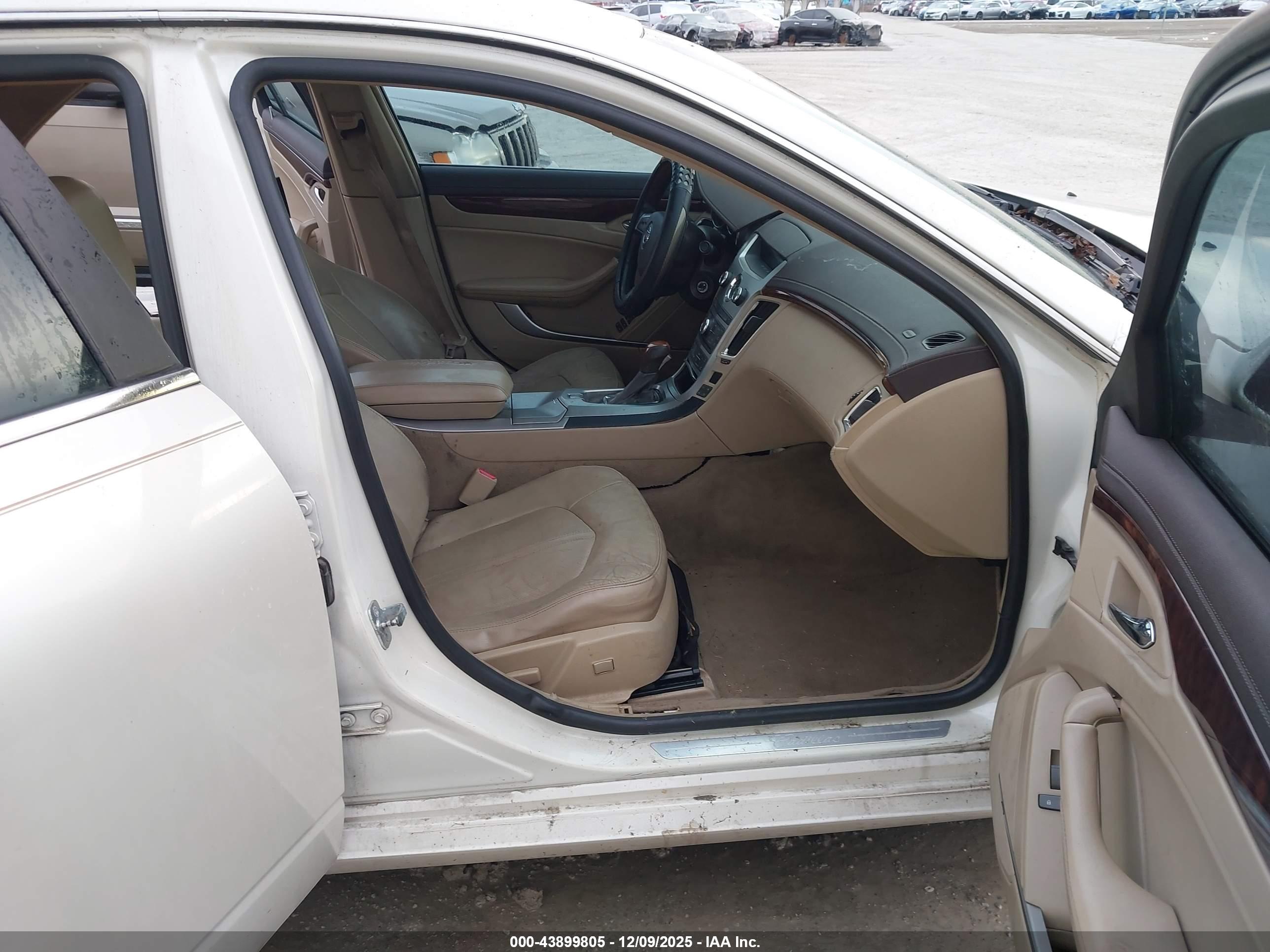 CADILLAC CTS image 5
