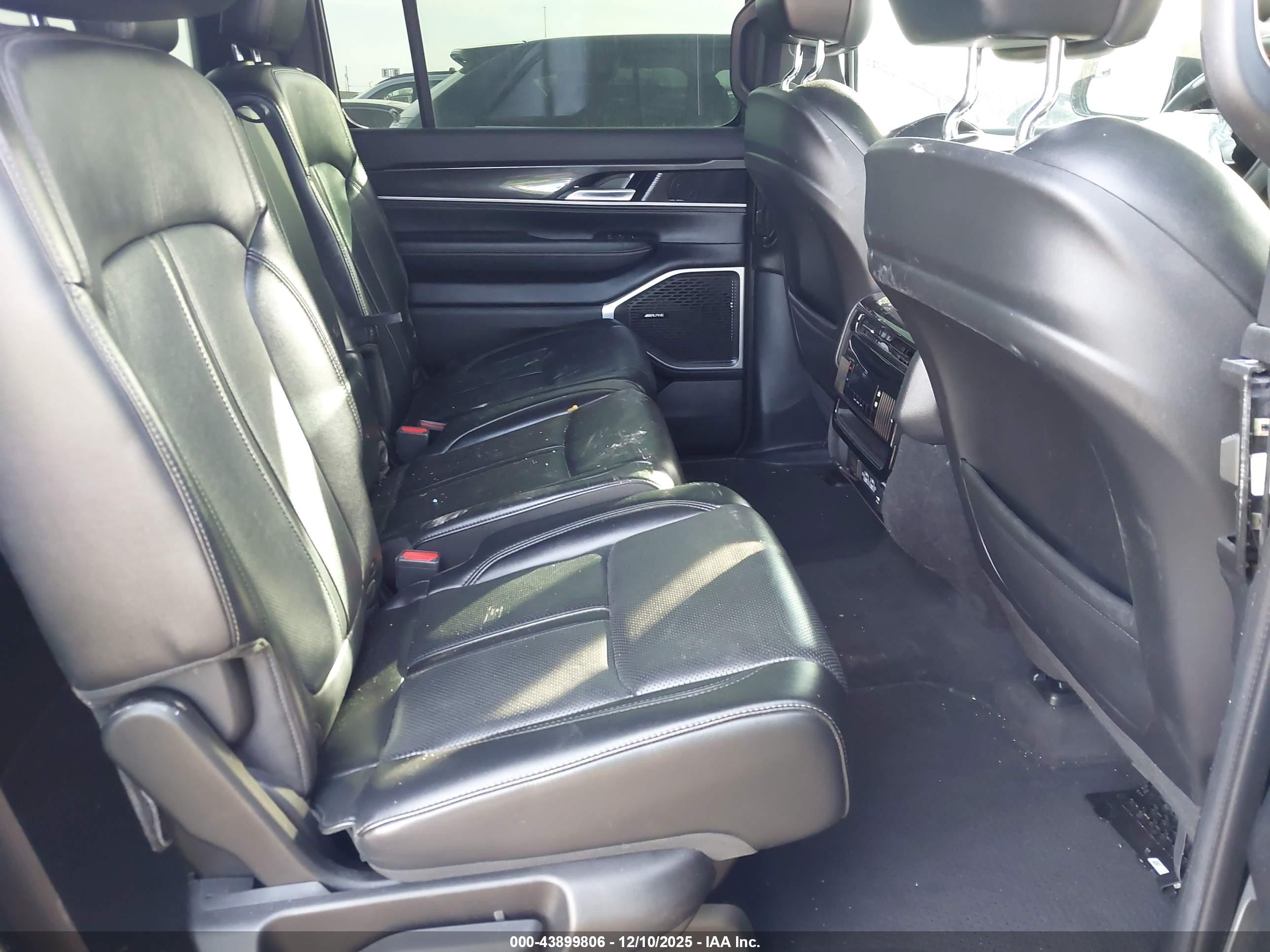 JEEP WAGONEER image 8