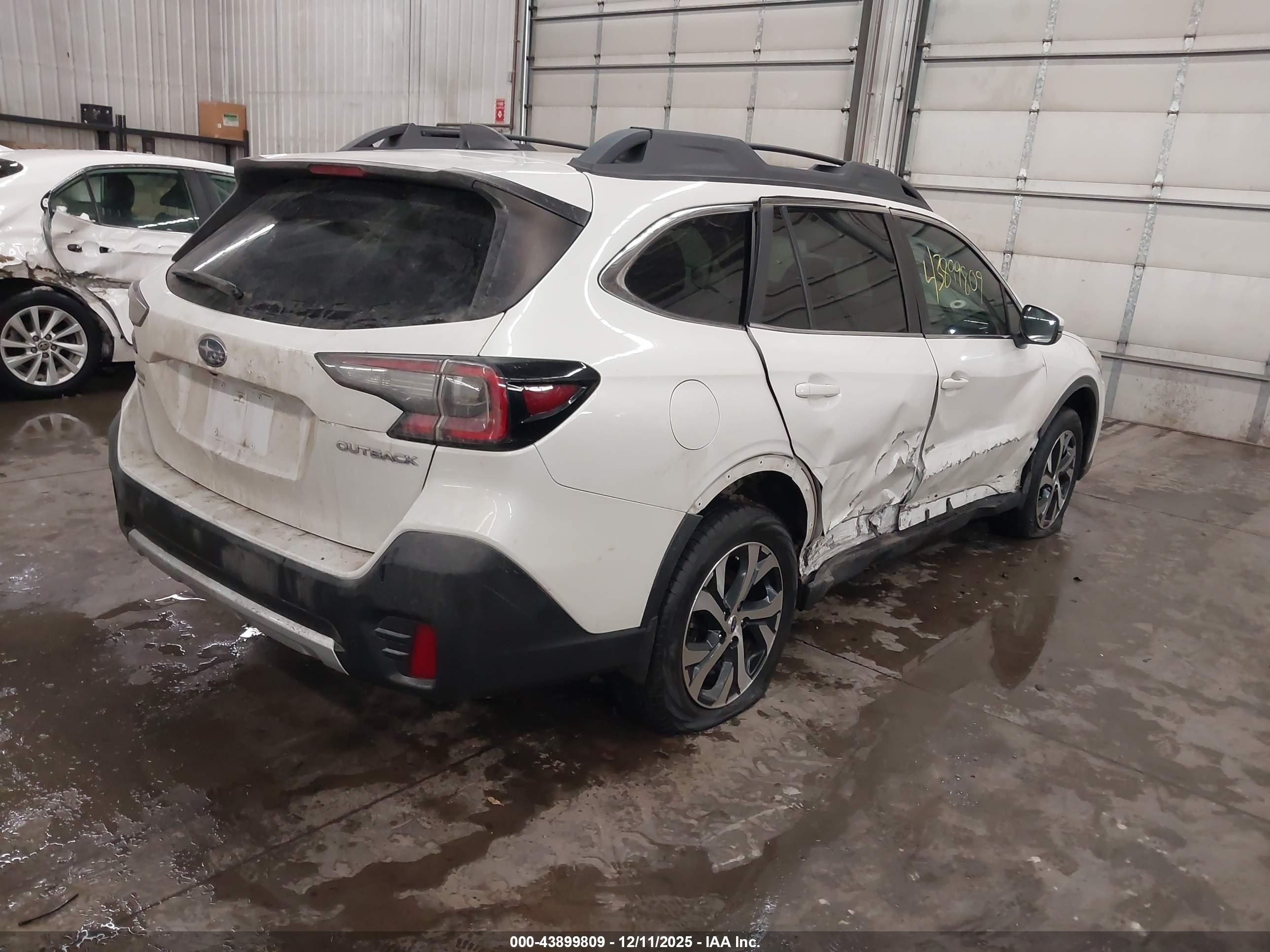 SUBARU OUTBACK image 4