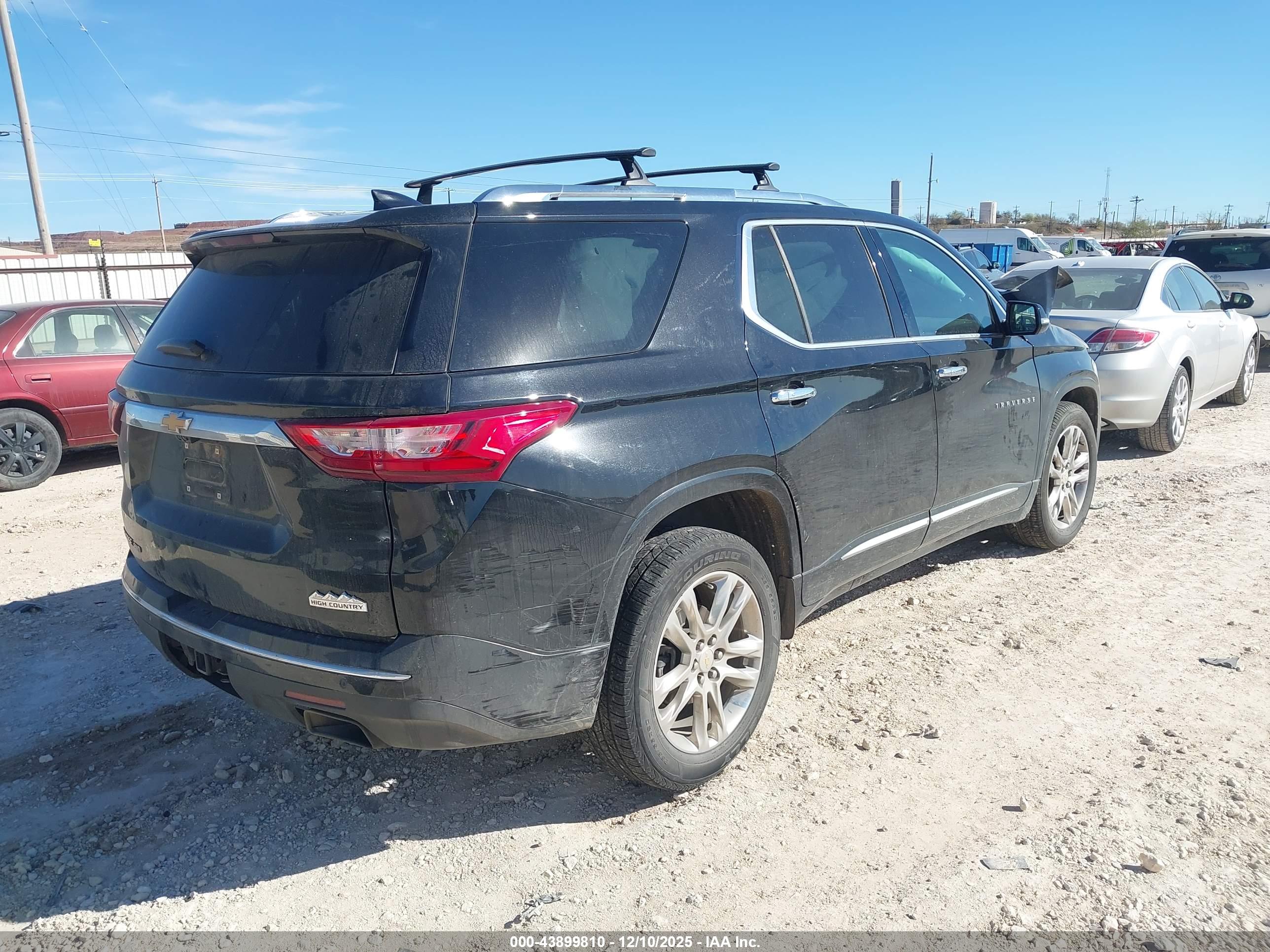 CHEVROLET TRAVERSE image 4