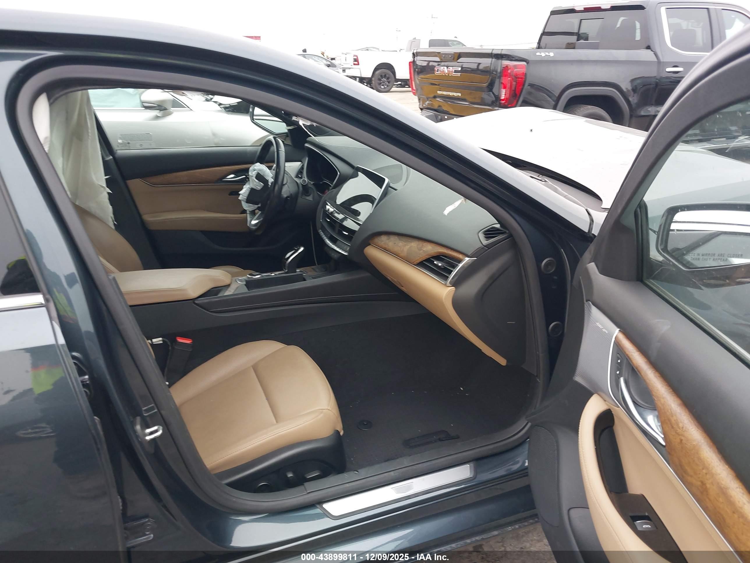 CADILLAC CT5 image 5