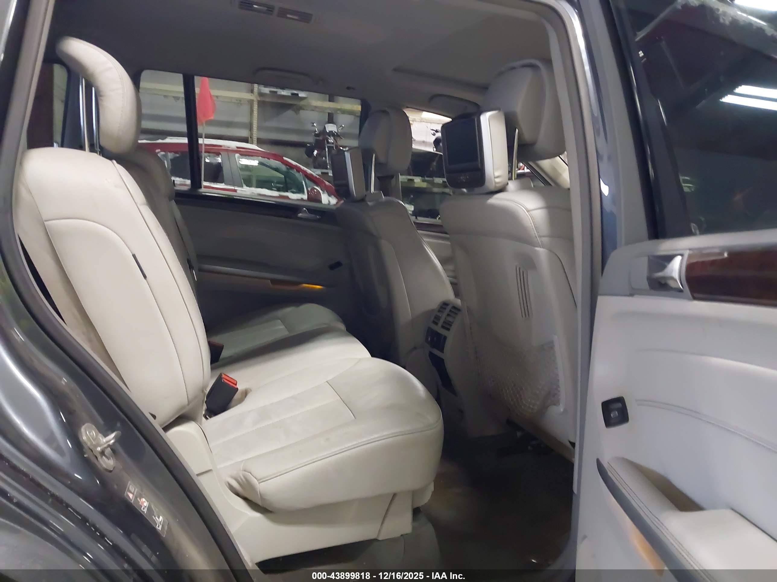 MERCEDES-BENZ GL image 8