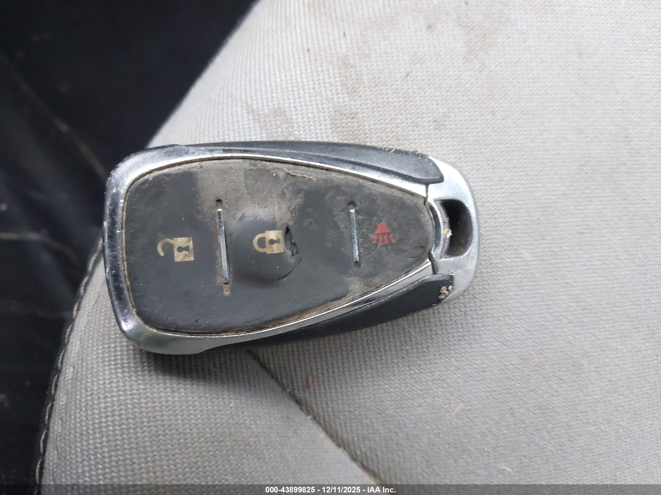 CHEVROLET EQUINOX image 11