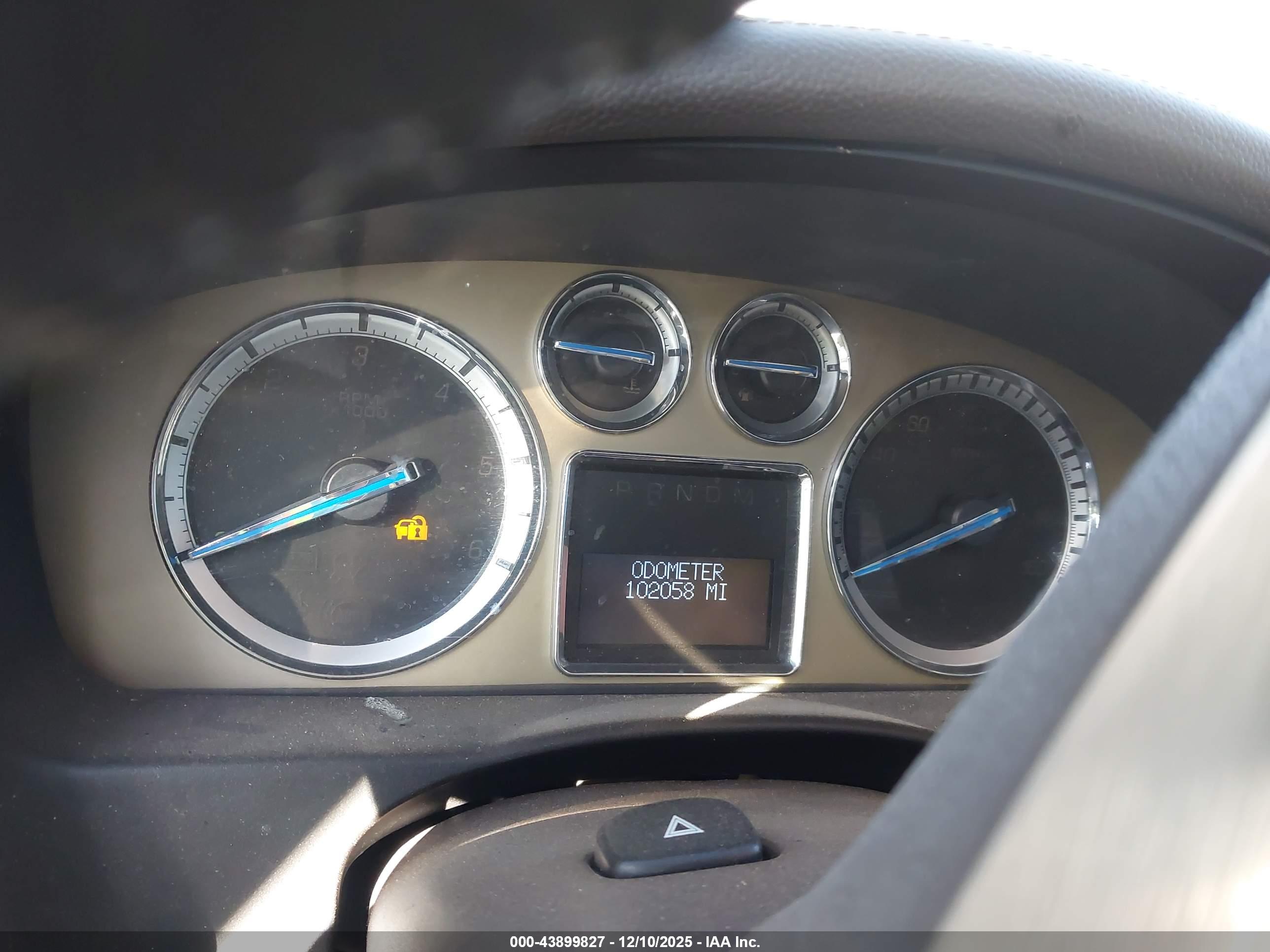 CADILLAC ESCALADE image 7