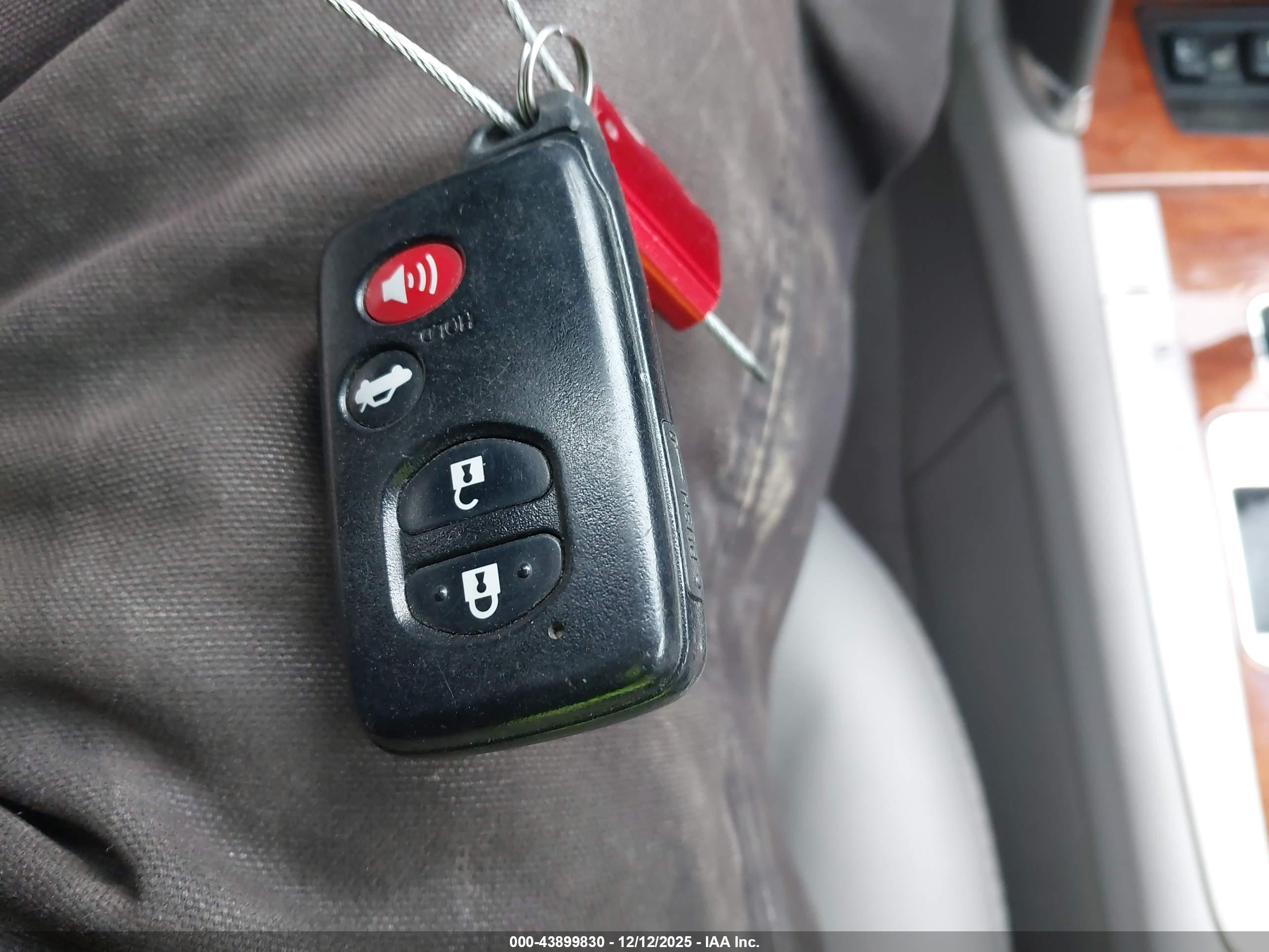 TOYOTA CAMRY image 11
