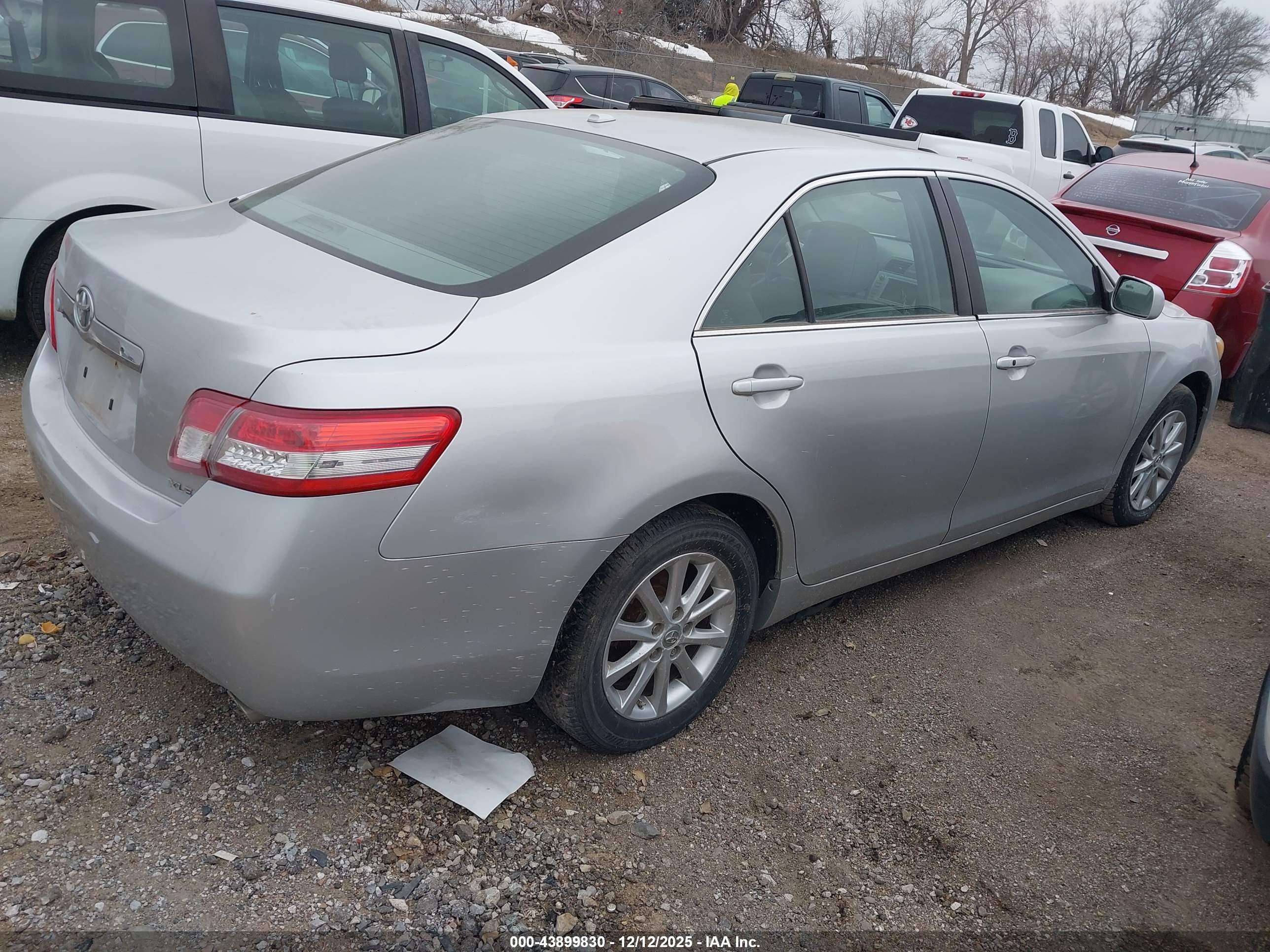 TOYOTA CAMRY image 4