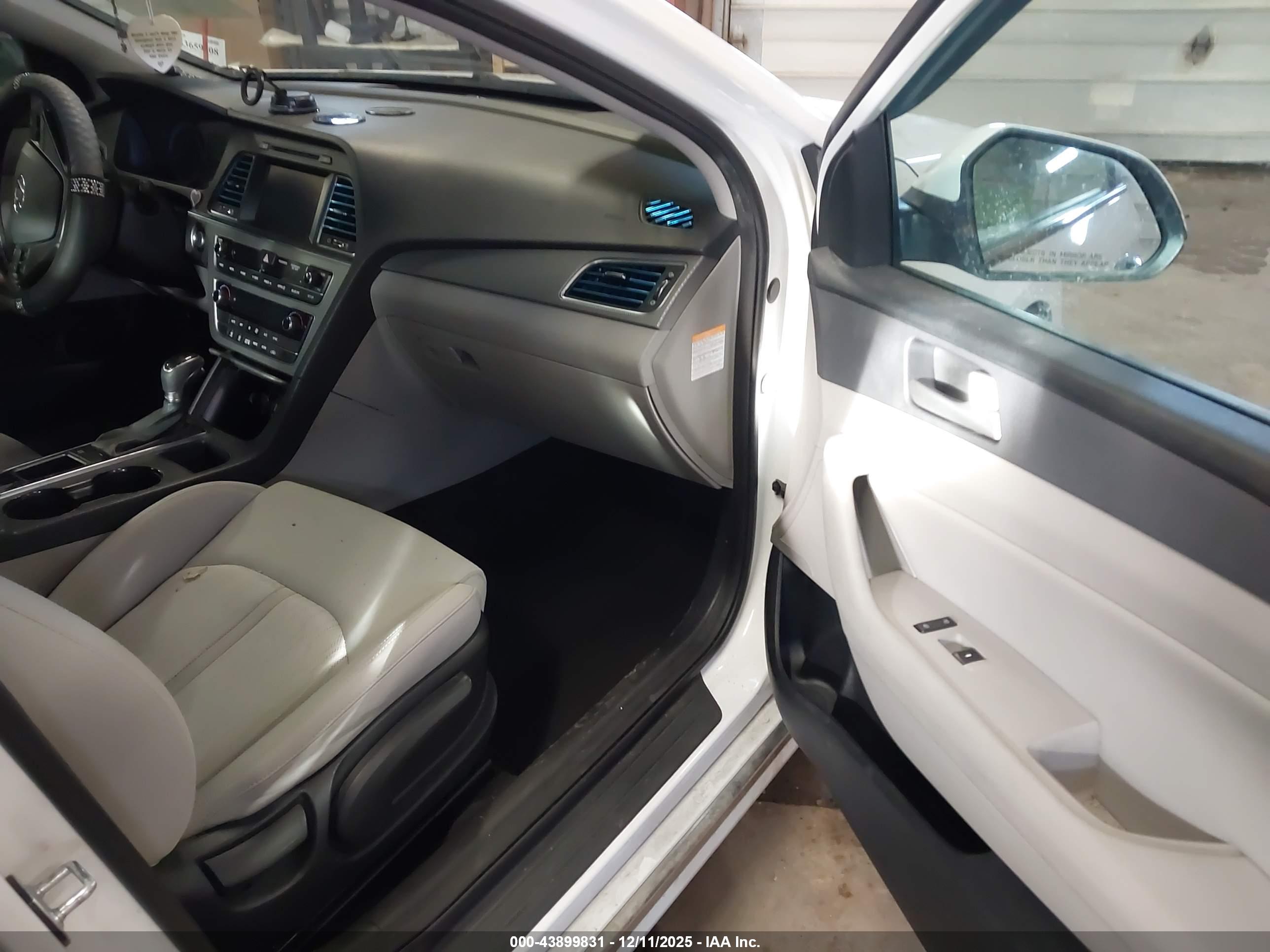 HYUNDAI SONATA image 5
