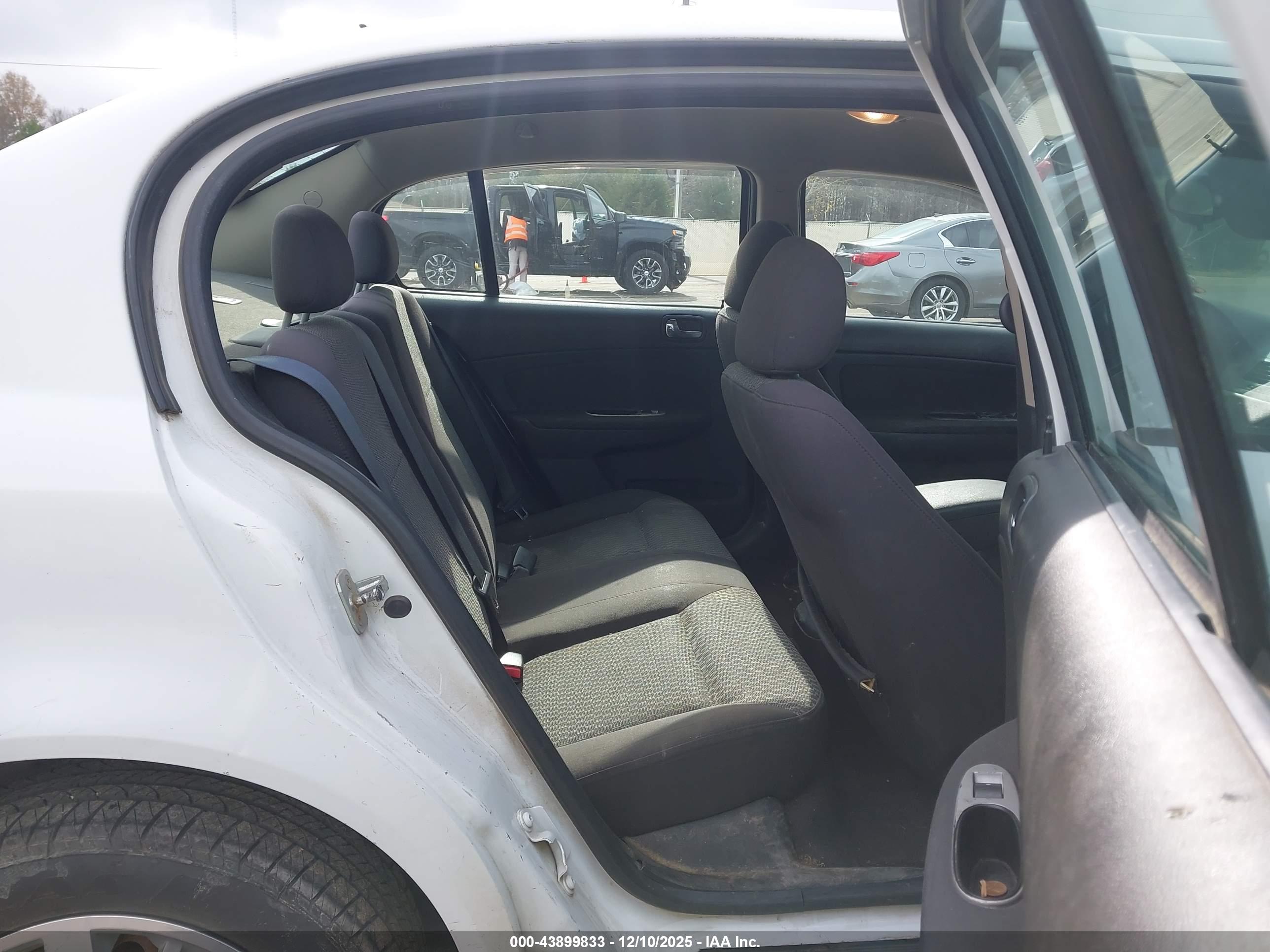 CHEVROLET COBALT image 8