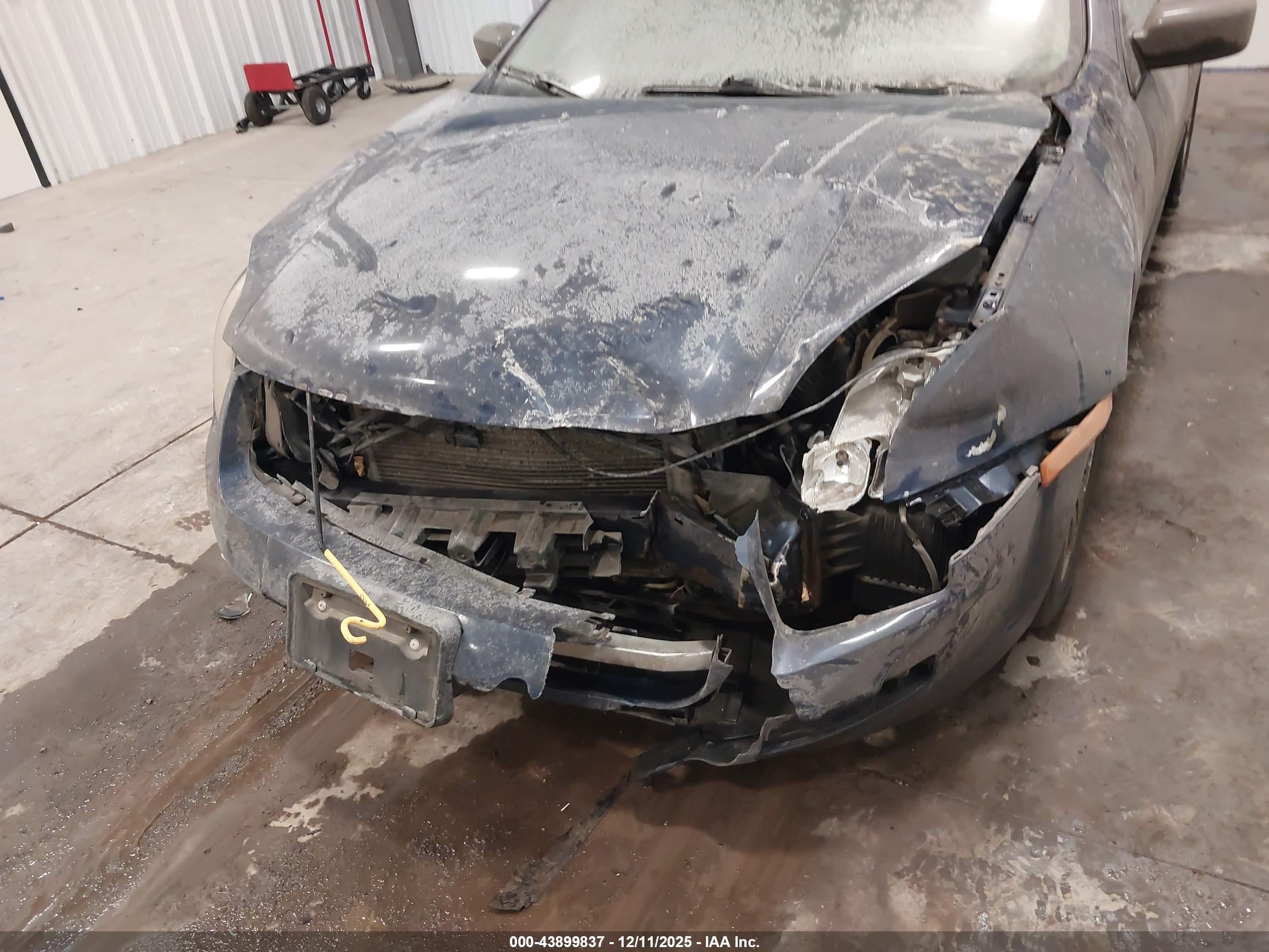 FORD FUSION image 6