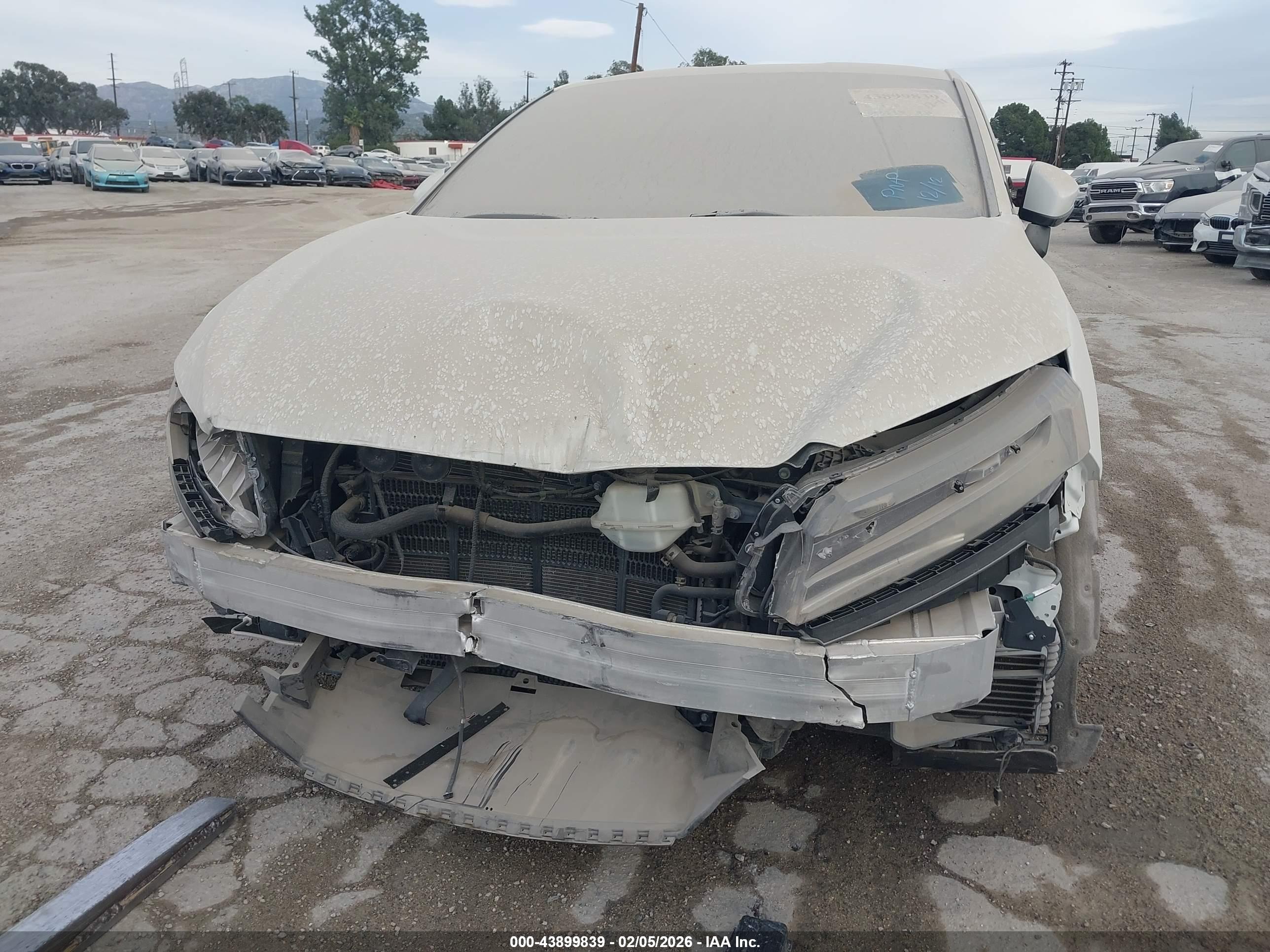 HONDA CLARITY image 6