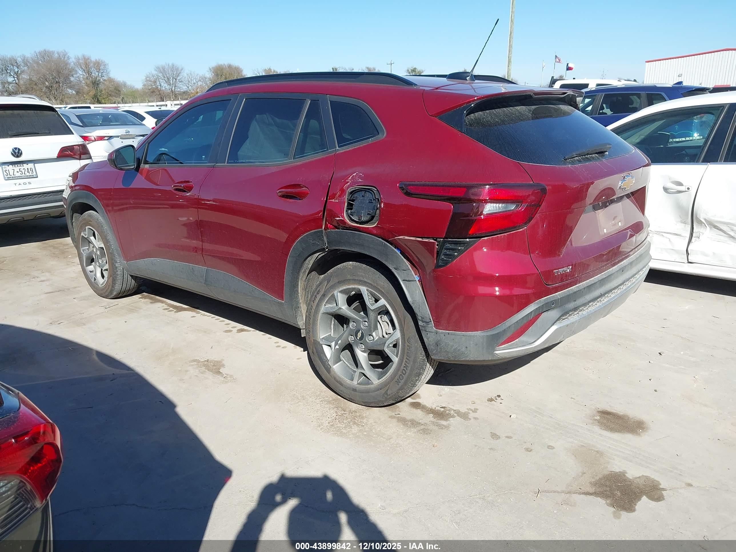 CHEVROLET TRAX image 3