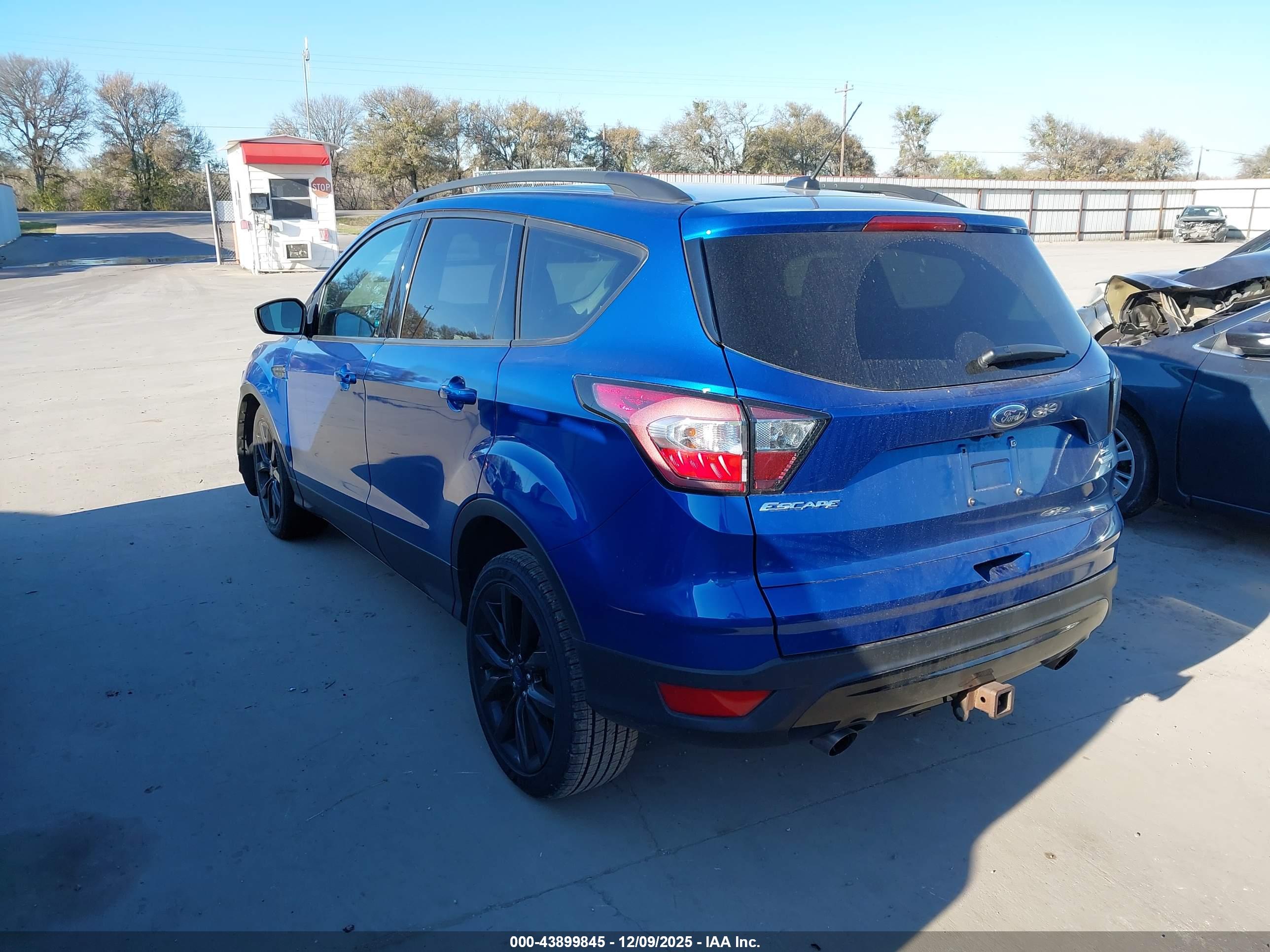 FORD ESCAPE image 3