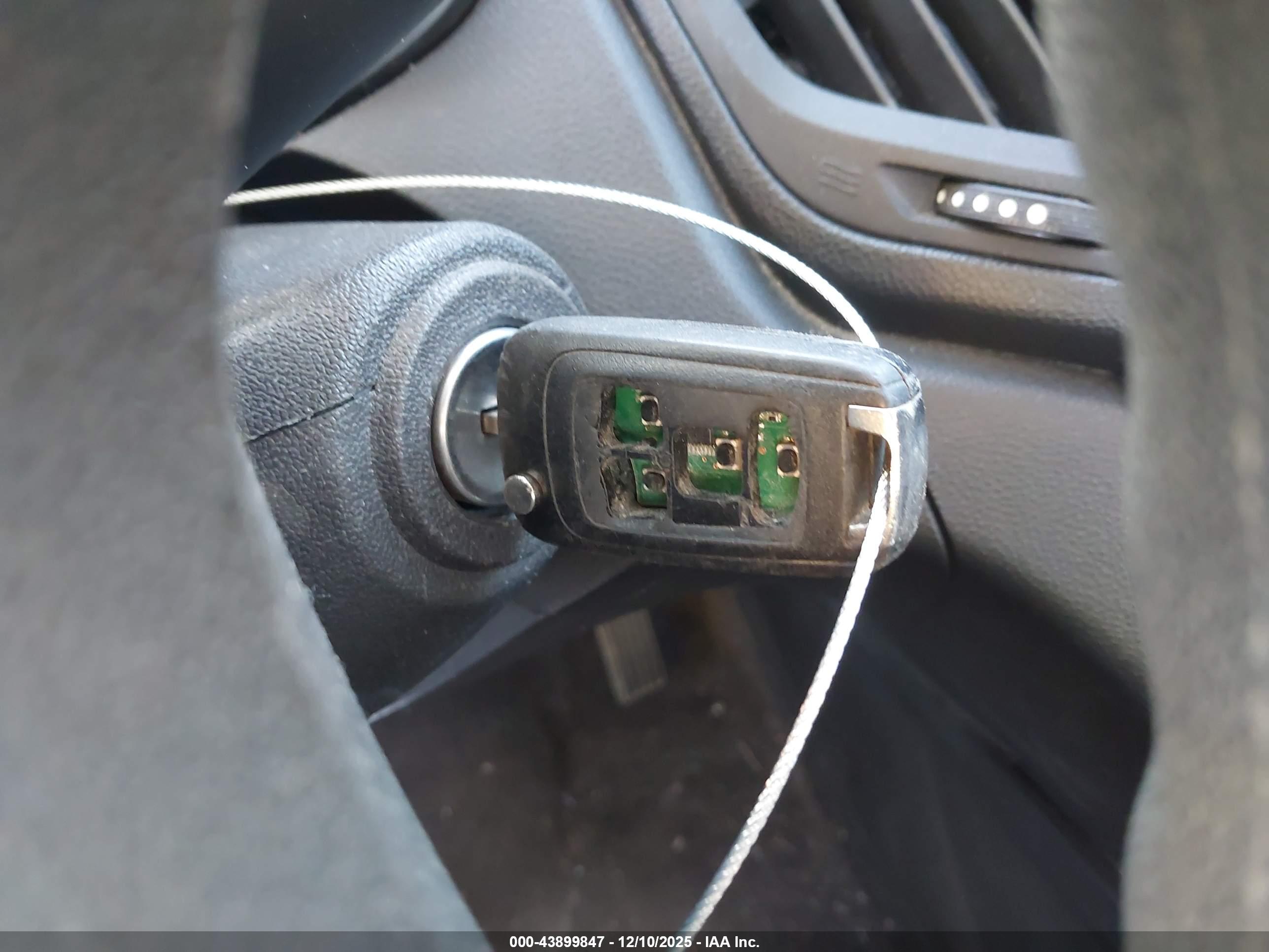 CHEVROLET EQUINOX image 11