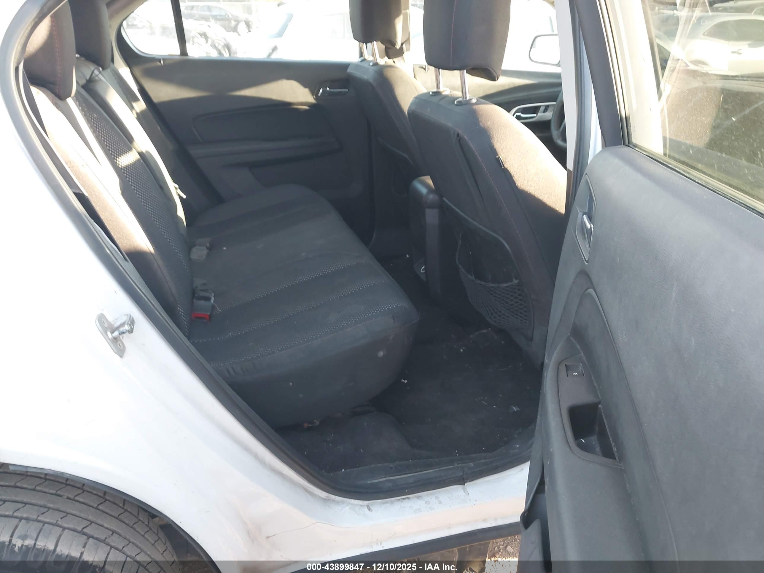 CHEVROLET EQUINOX image 8